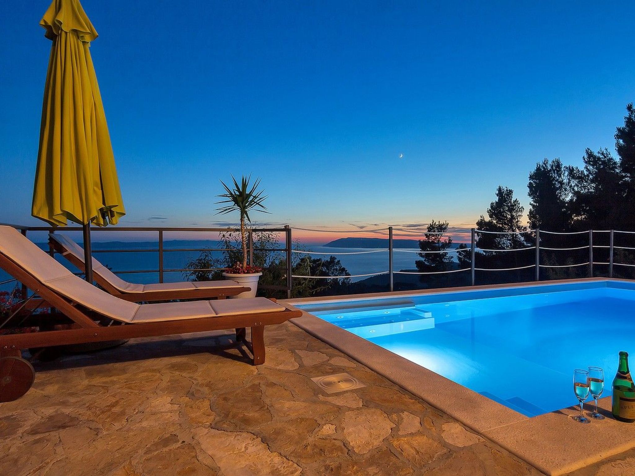 Renoviertes Ferienhaus in Tučepi mit Privatem Pool-Drinnen