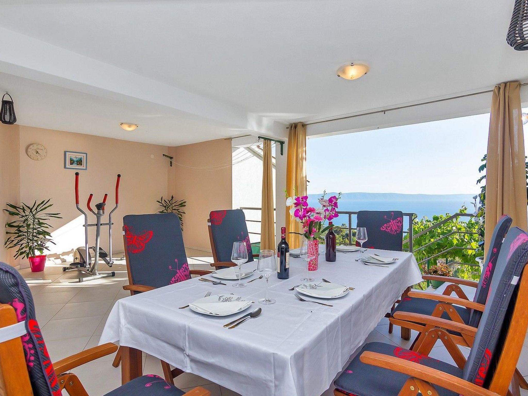 Renoviertes Ferienhaus in Tučepi mit Privatem Pool-Drinnen