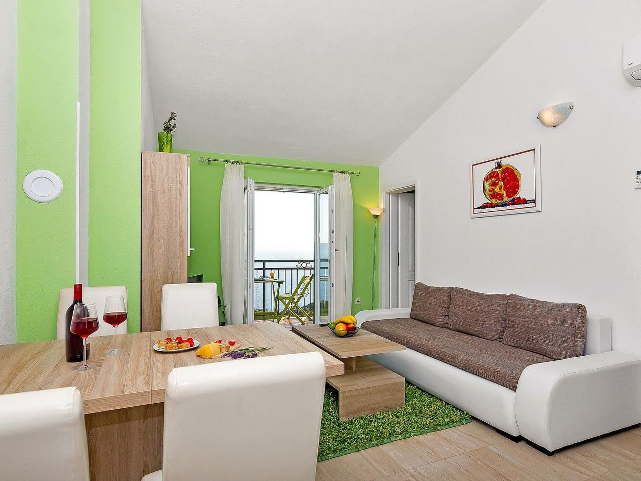 Renoviertes Ferienhaus in Tučepi mit Privatem Pool-Drinnen