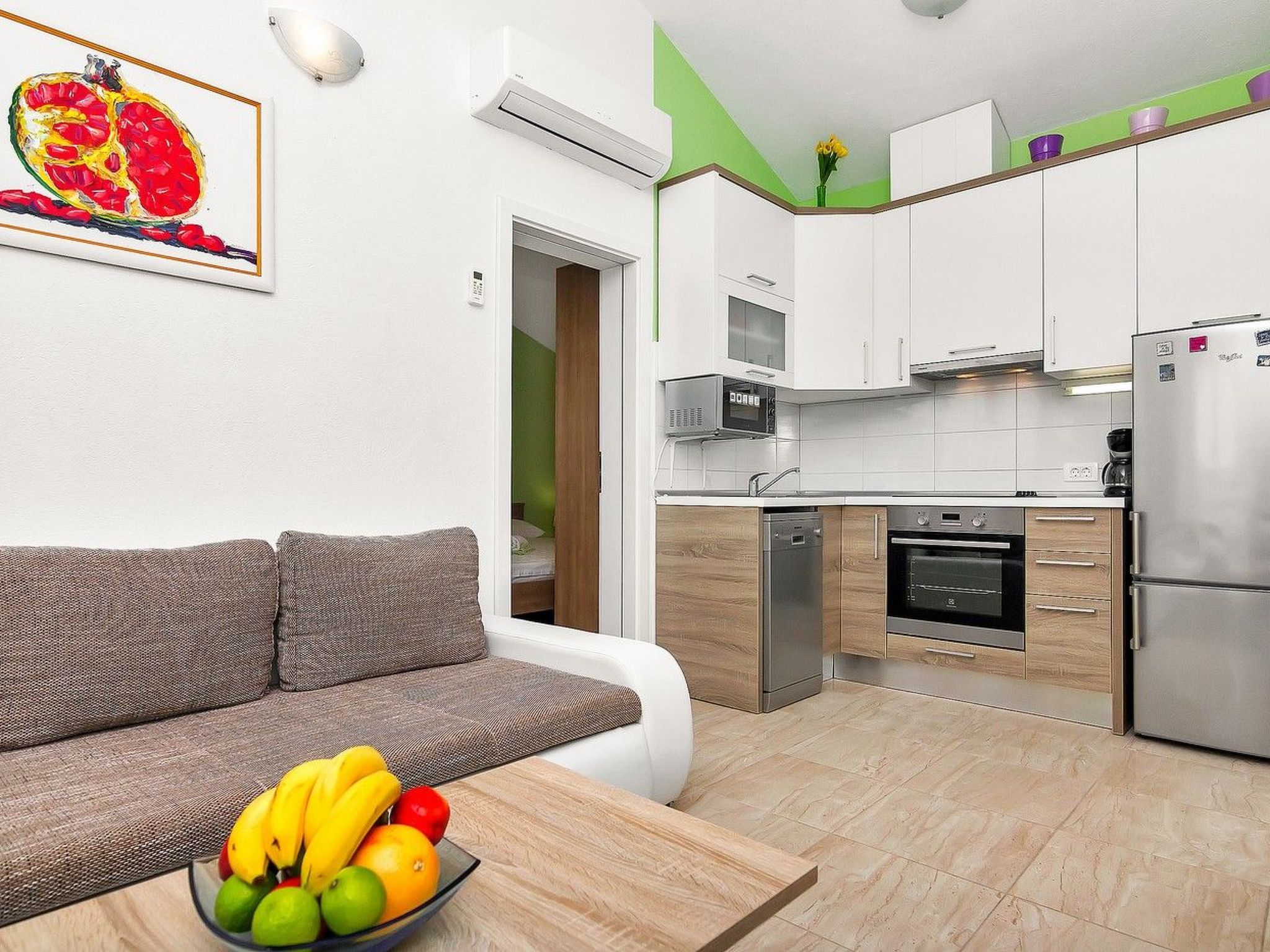 Renoviertes Ferienhaus in Tučepi mit Privatem Pool-Drinnen