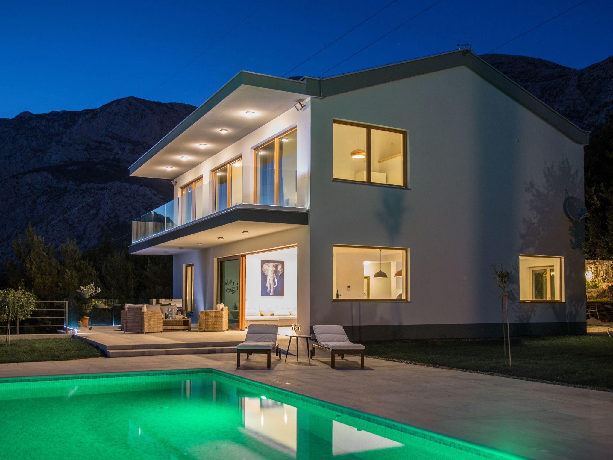 In Šimići mit Privatem Pool-Drinnen