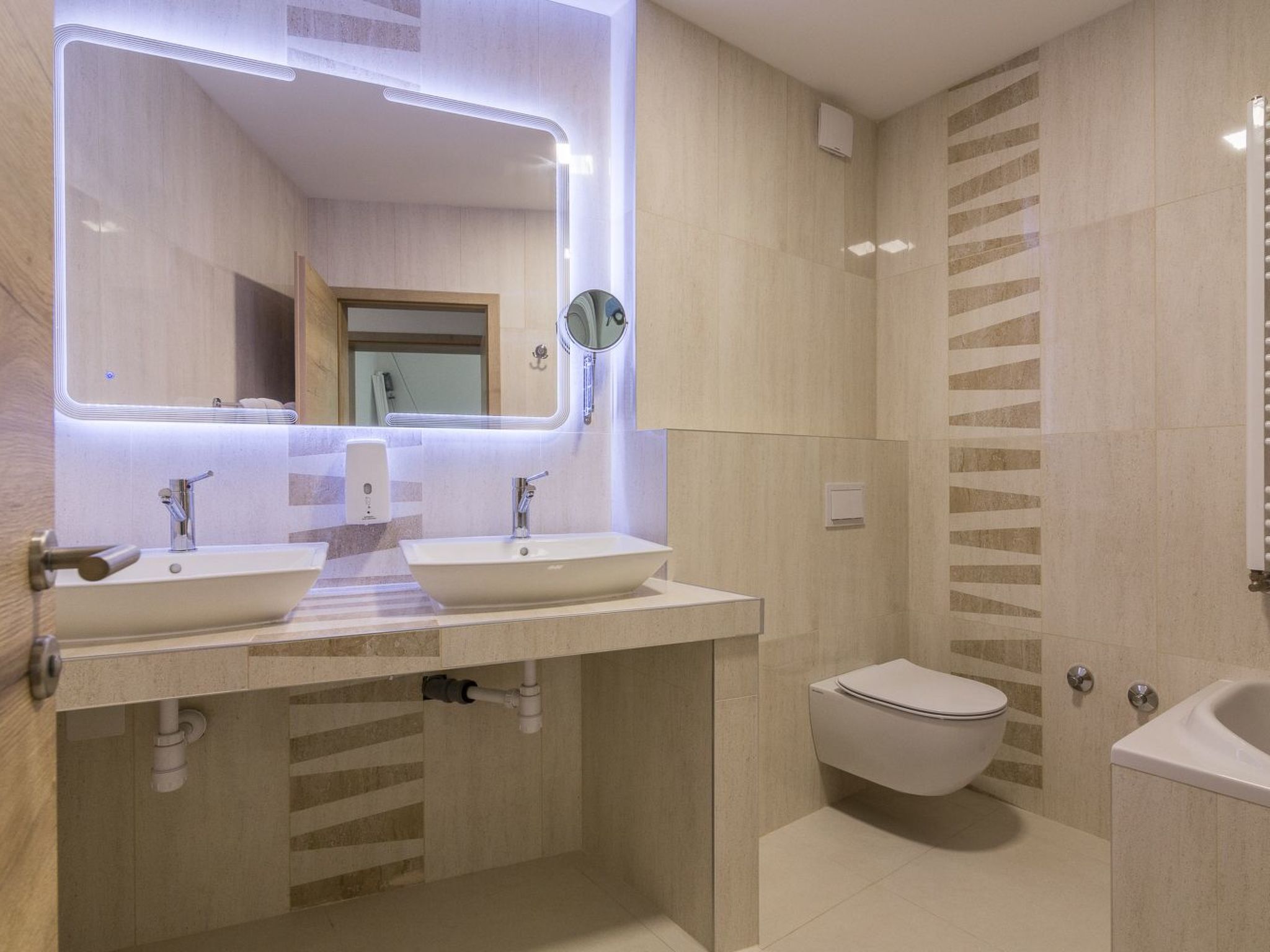 In Šimići mit Privatem Pool-Drinnen