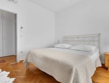 Appartement direct aan zee in Tučepi met privé balkon - thumbnail 5