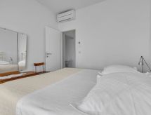 Appartement direct aan zee in Tučepi met privé balkon - thumbnail 4