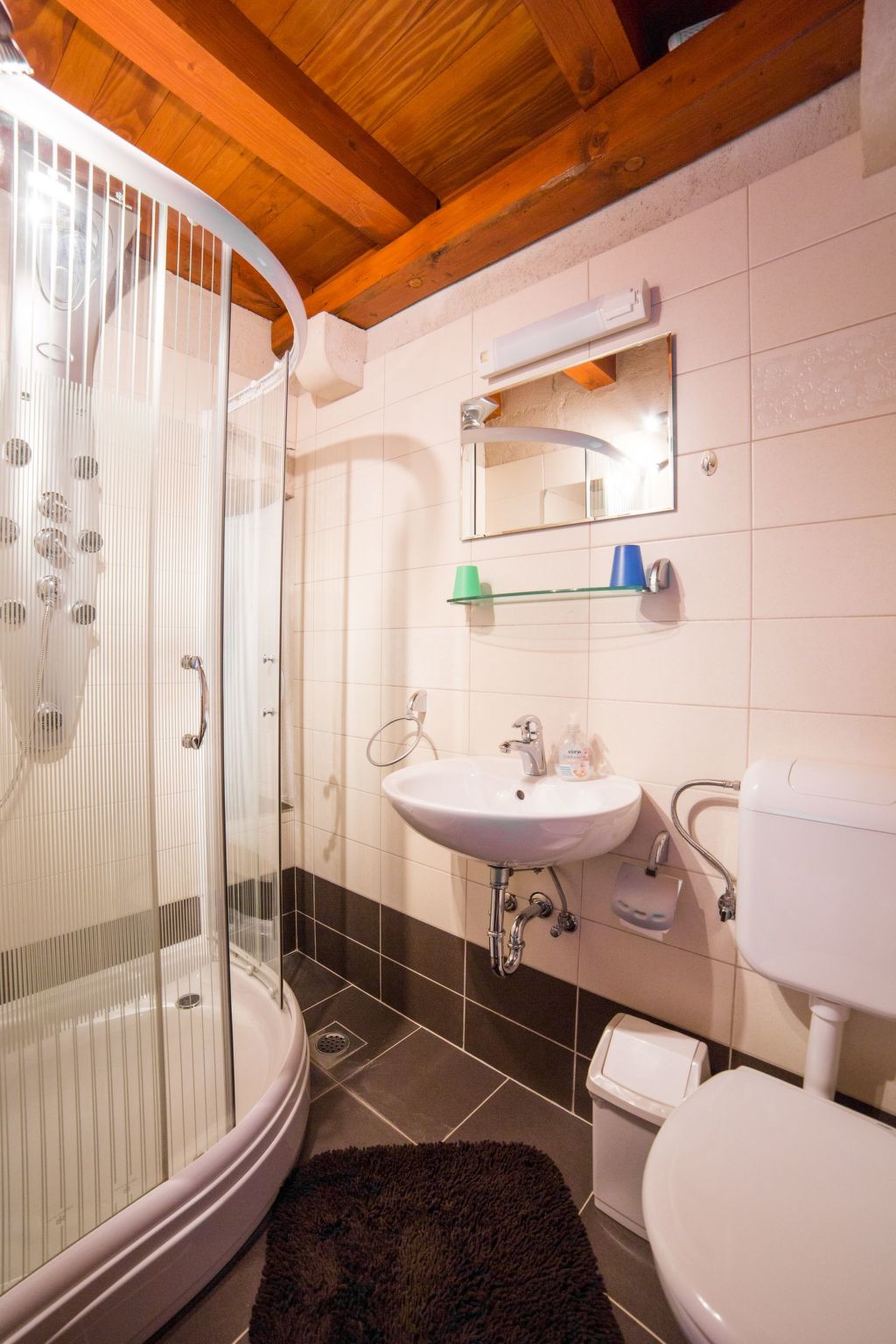 Mit Blick auf das Wasser-Binnen