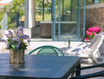 Ruim vrijstaand vakantiehuis met tuin, op loopafstand van zee in Podgora - thumbnail 5