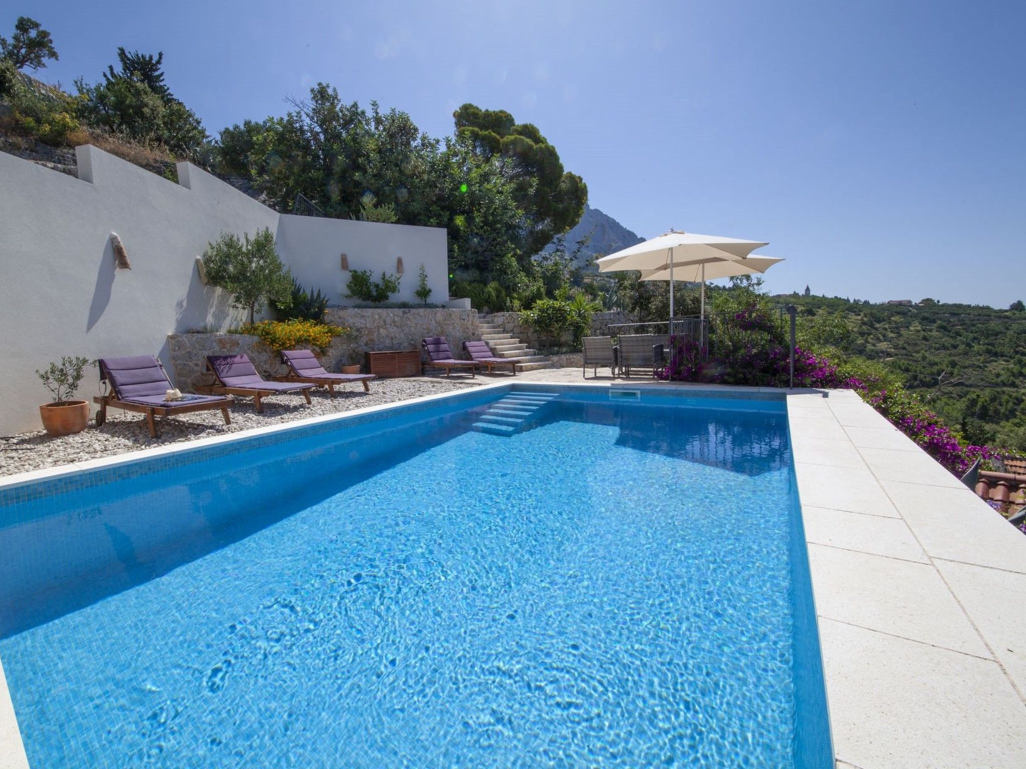 Wunderschöne Steinvilla mit tollem Ausblick-Binnen