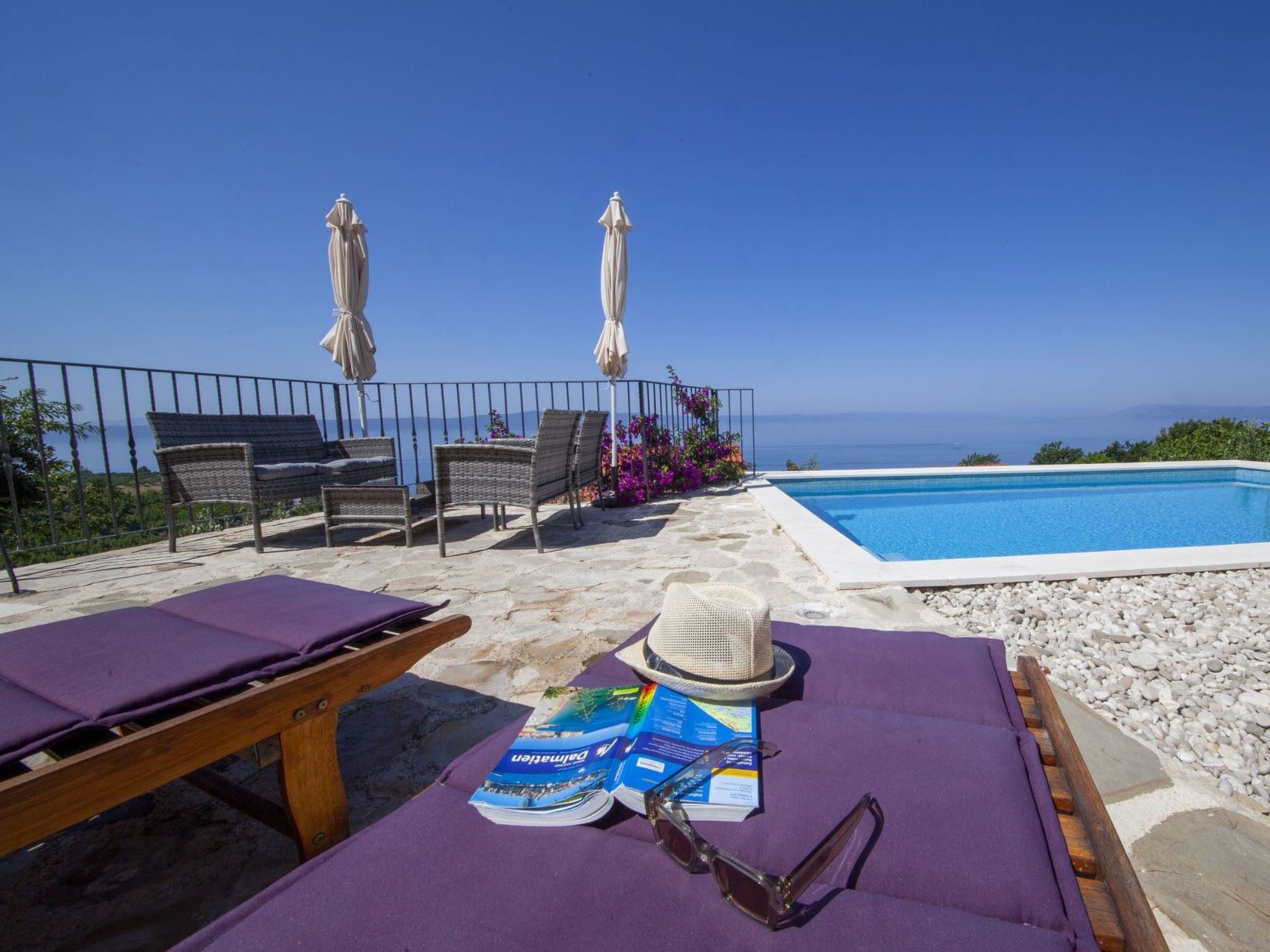 Wunderschöne Steinvilla mit tollem Ausblick-Binnen