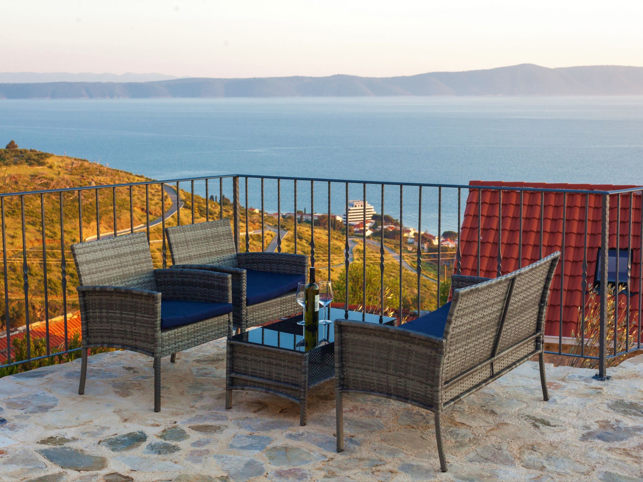 Wunderschöne Steinvilla mit tollem Ausblick-Binnen