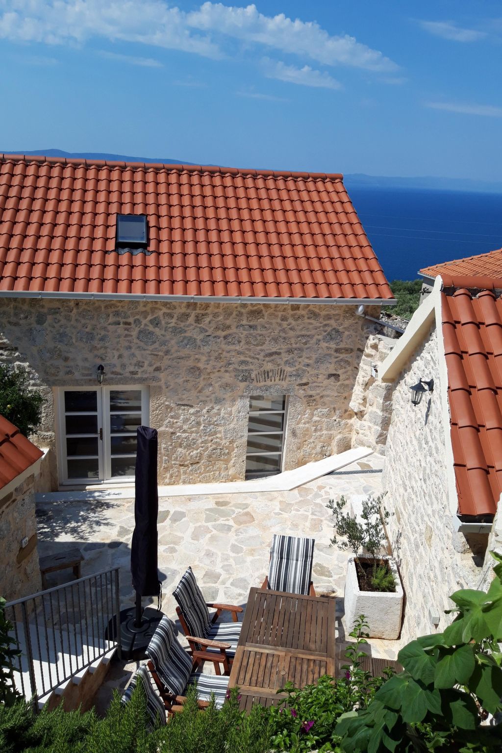 Wunderschöne Steinvilla mit tollem Ausblick-Binnen