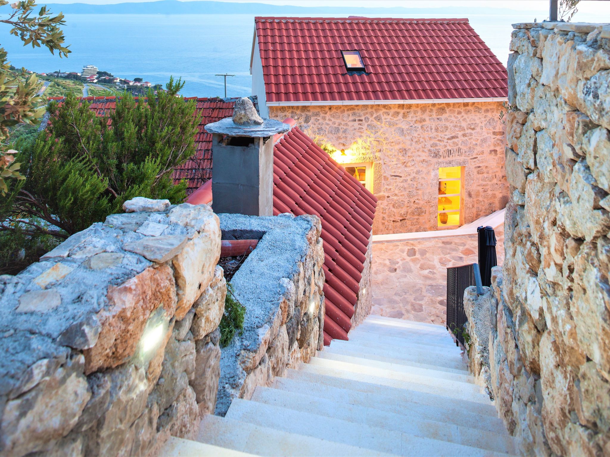 Wunderschöne Steinvilla mit tollem Ausblick-Binnen