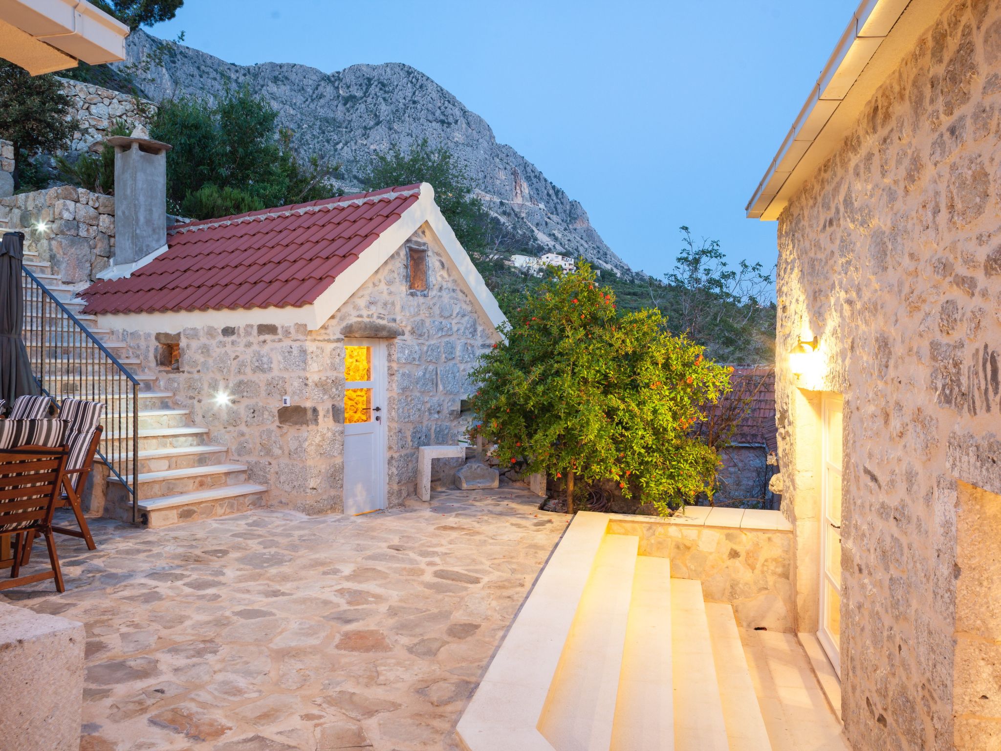 Wunderschöne Steinvilla mit tollem Ausblick-Binnen