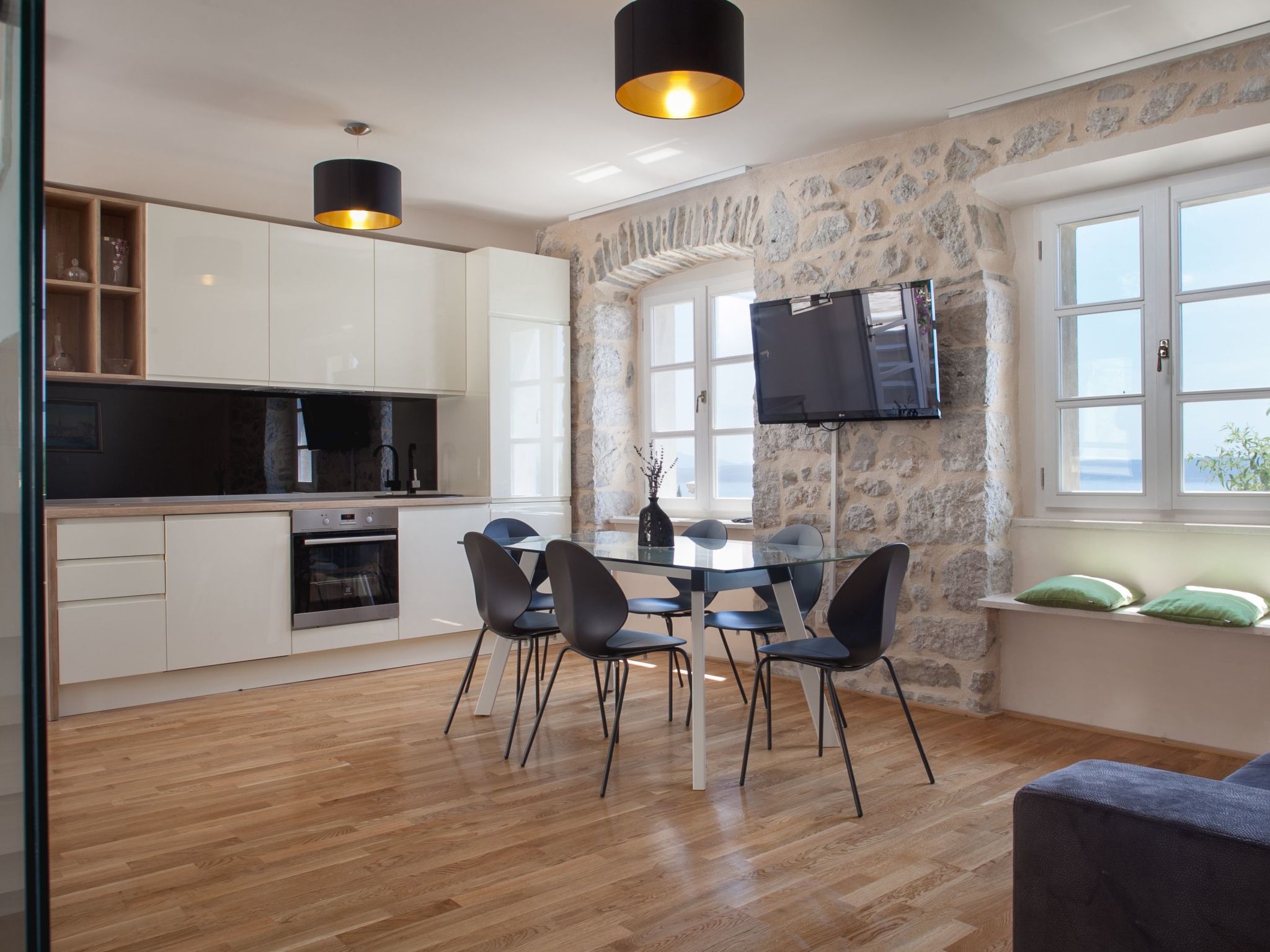 Wunderschöne Steinvilla mit tollem Ausblick-Binnen