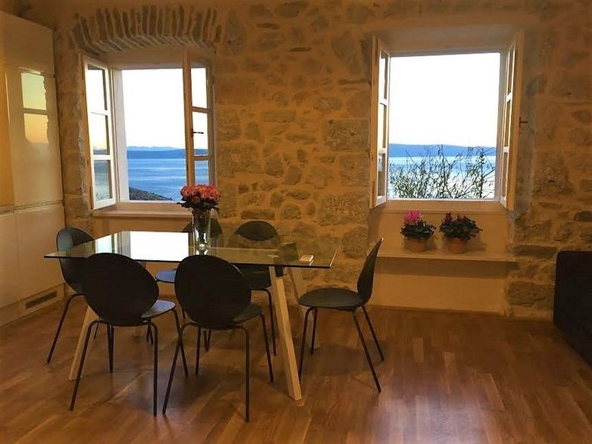 Wunderschöne Steinvilla mit tollem Ausblick-Binnen