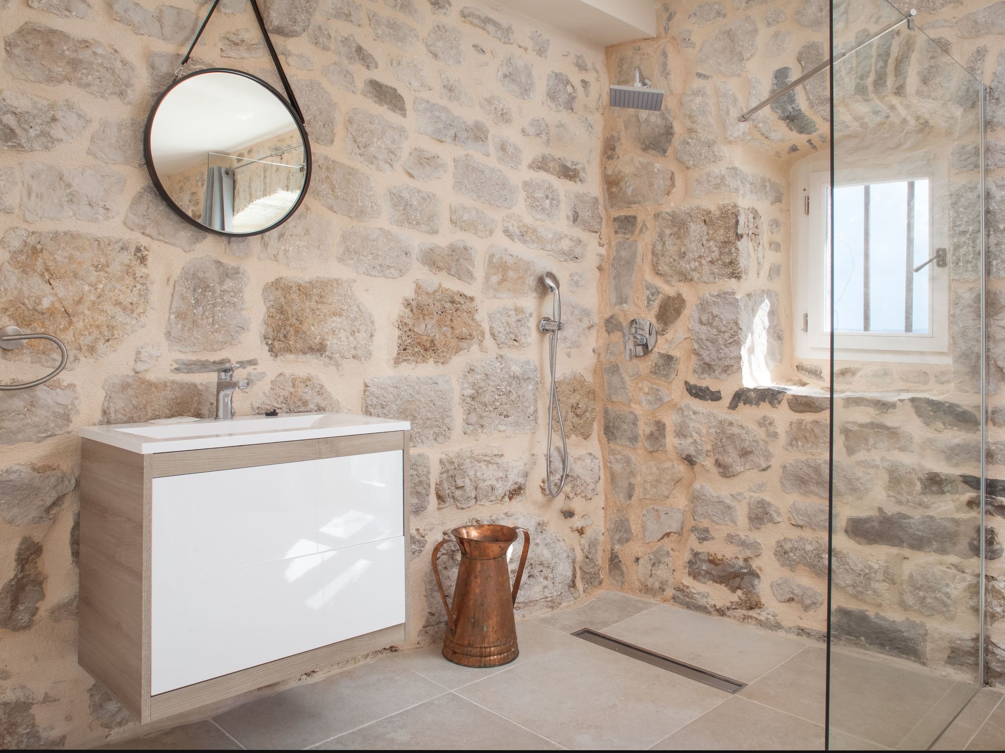 Wunderschöne Steinvilla mit tollem Ausblick-Binnen