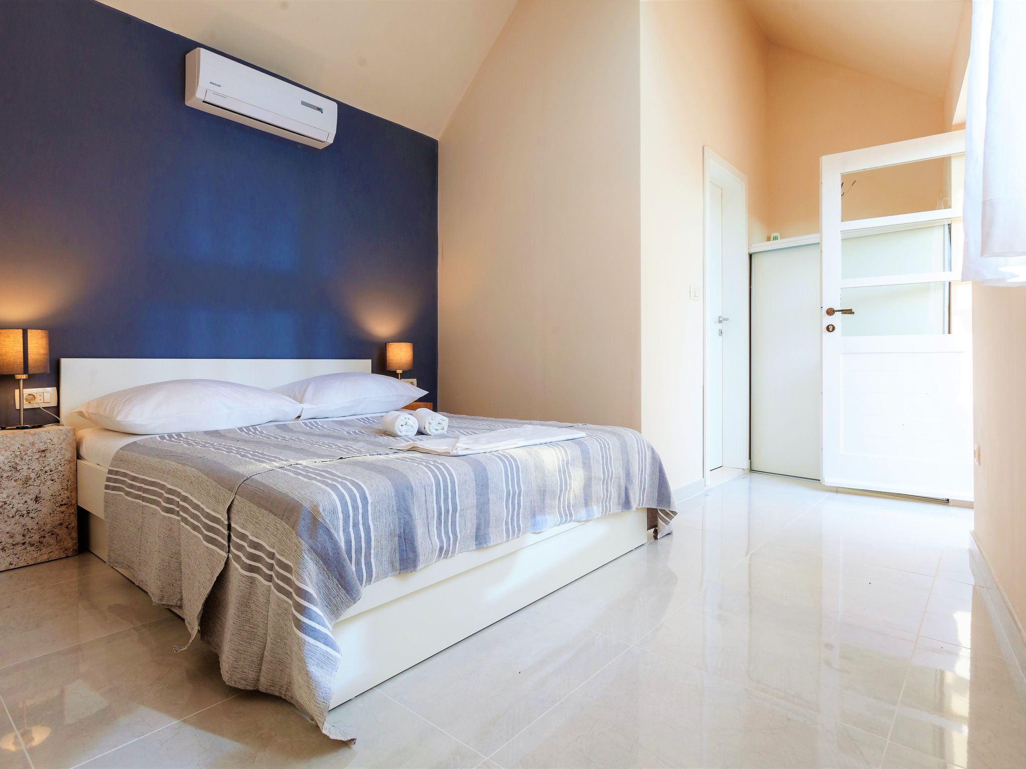 Wunderschöne Steinvilla mit tollem Ausblick