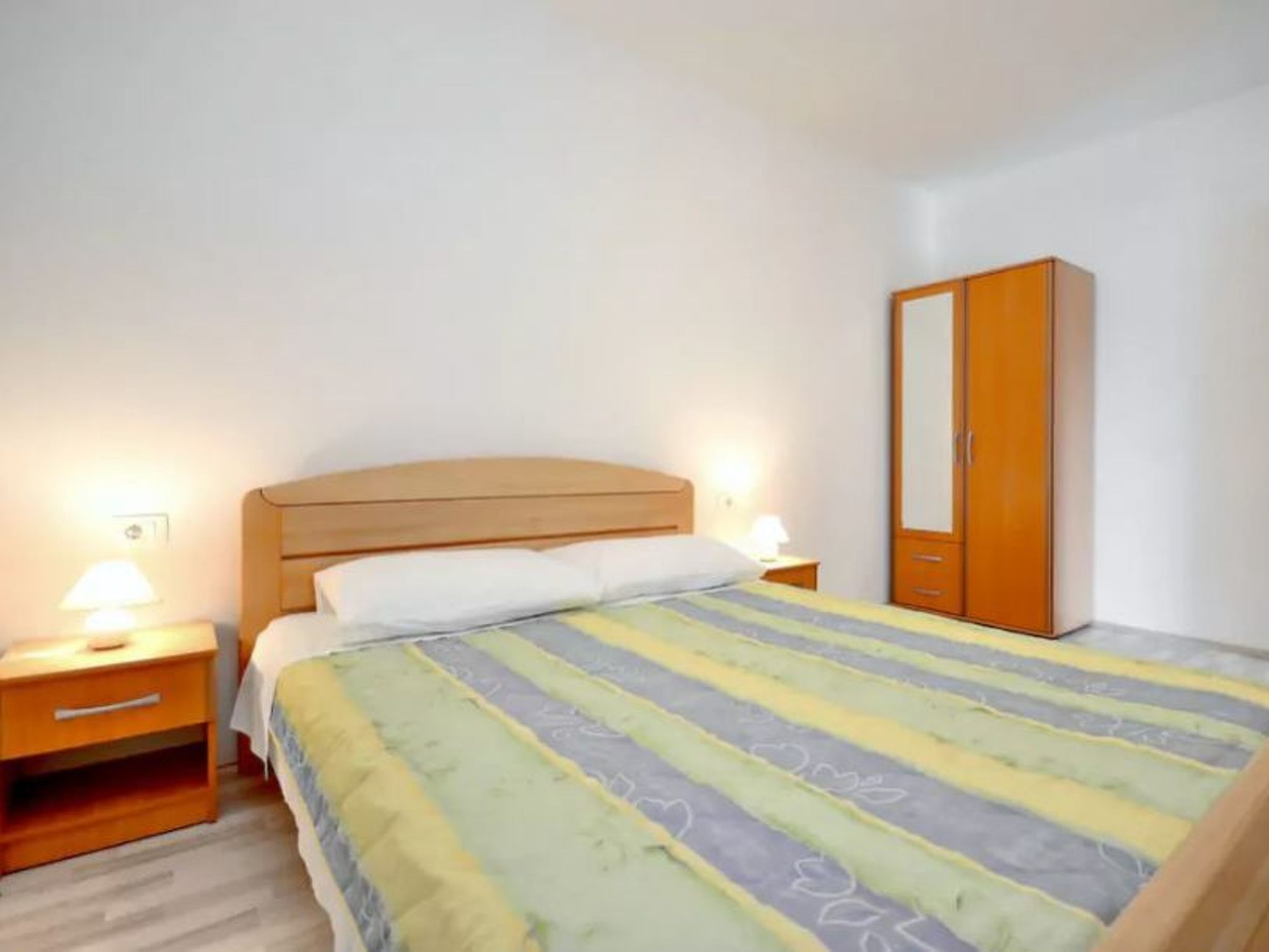 Für 6 Personen ca. 72 m&sup2; in Podgora, Dalmatien (Gespanschaft Split-Dalmati - Image-tags.info