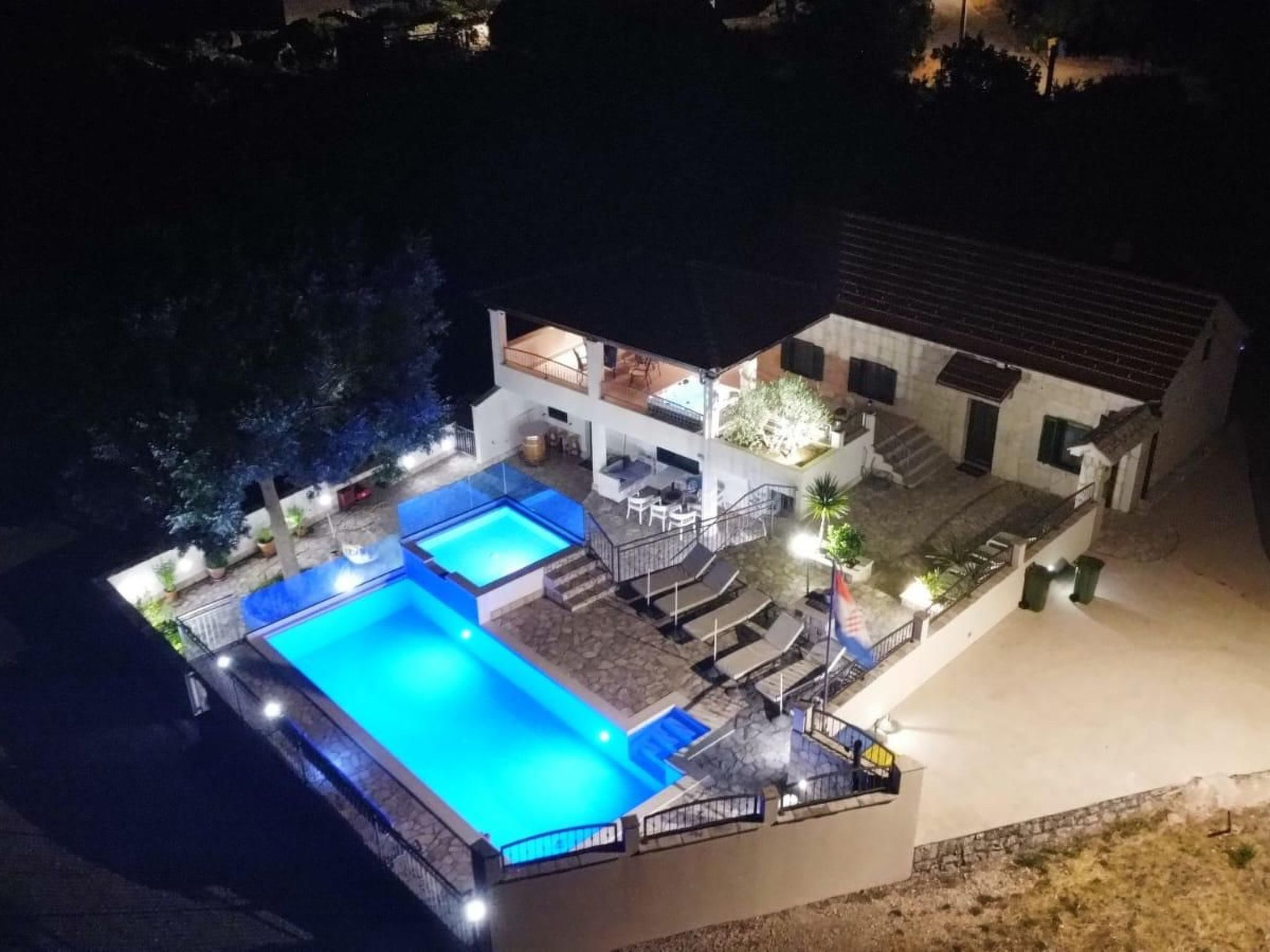 Stipanovi Dvori mit Bergblick