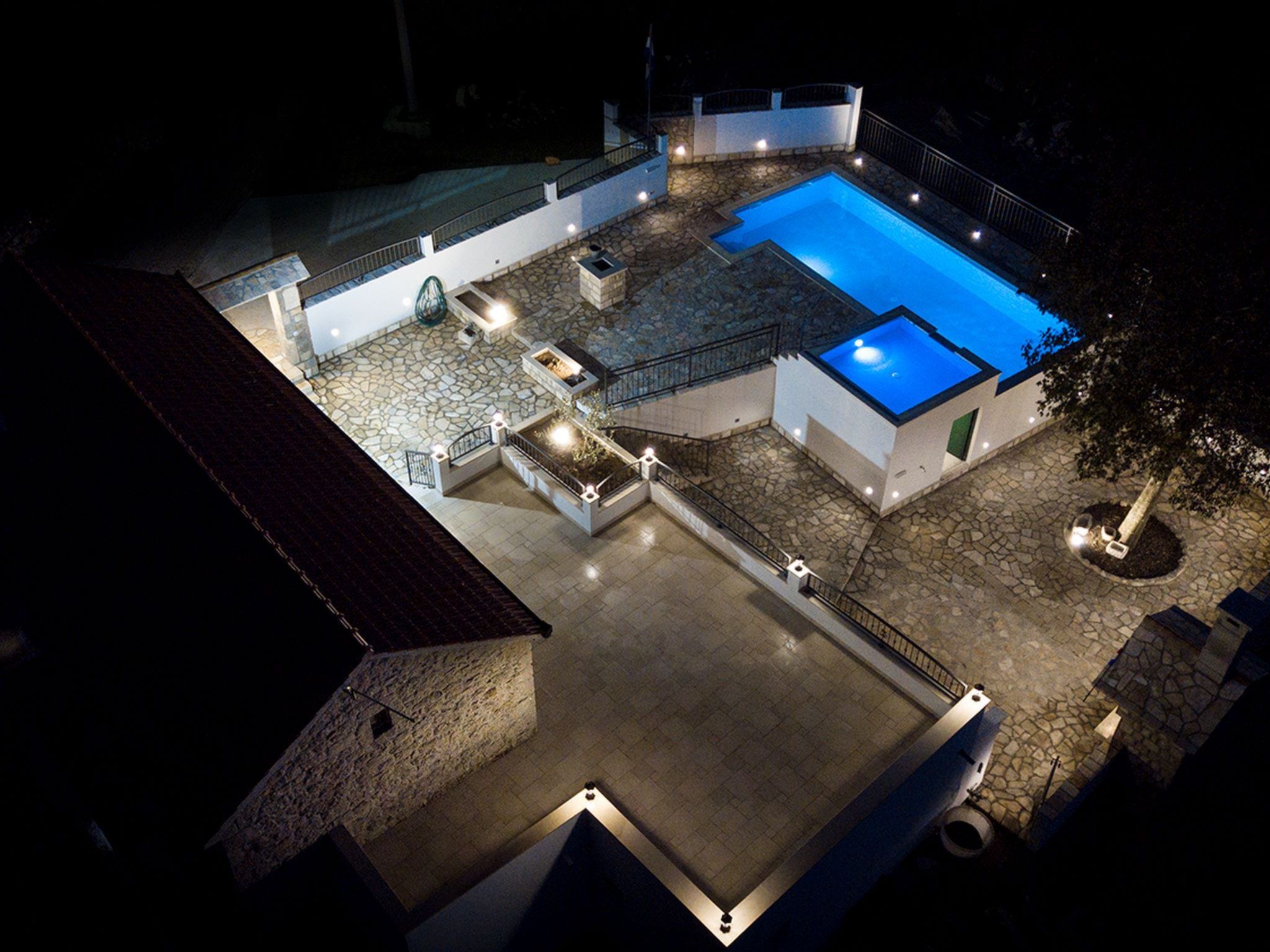 Stipanovi Dvori mit Bergblick-Dedans