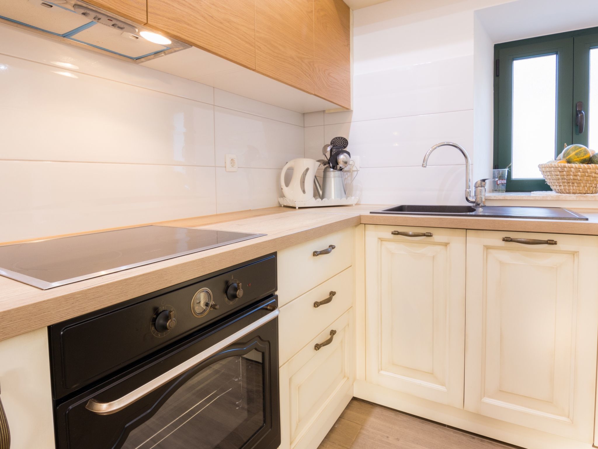 Stipanovi Dvori mit Bergblick-Dedans