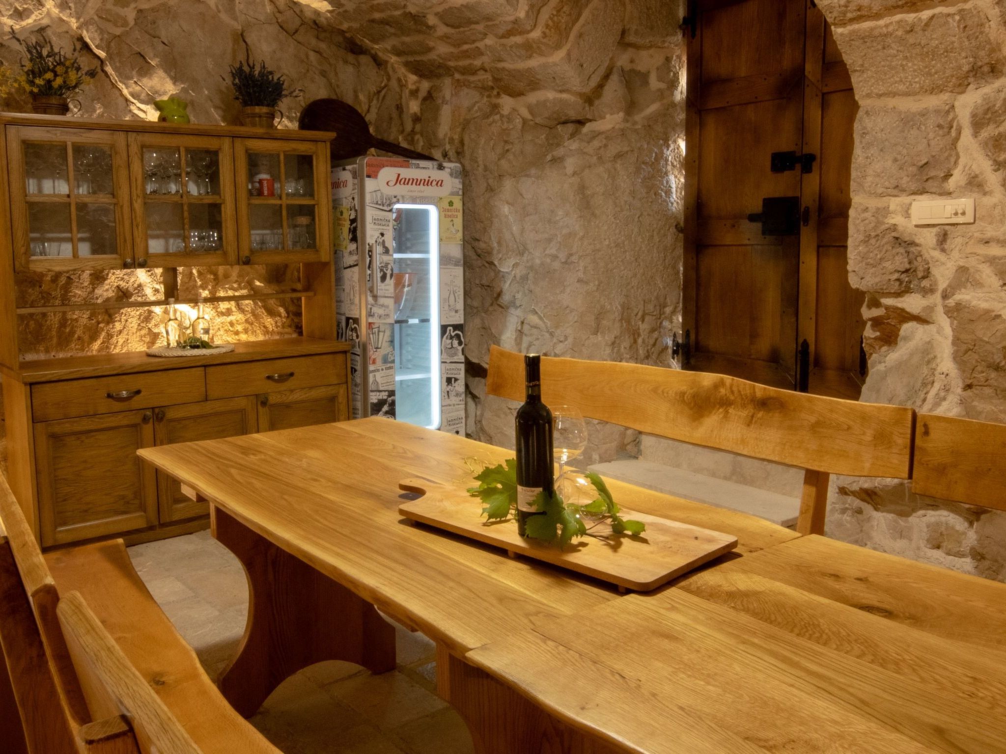 Stipanovi Dvori mit Bergblick-Dedans