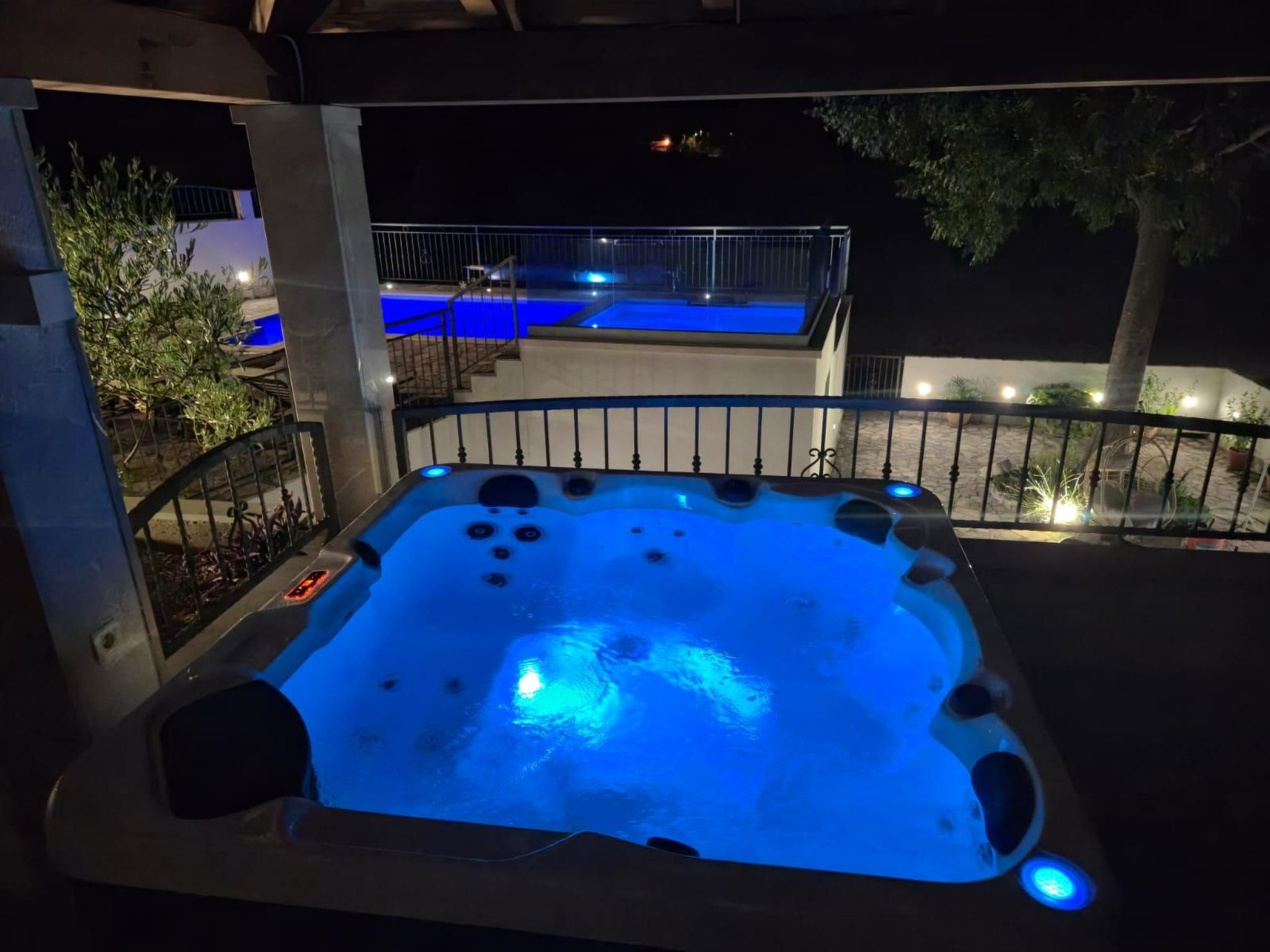 Stipanovi Dvori mit Bergblick-Dedans