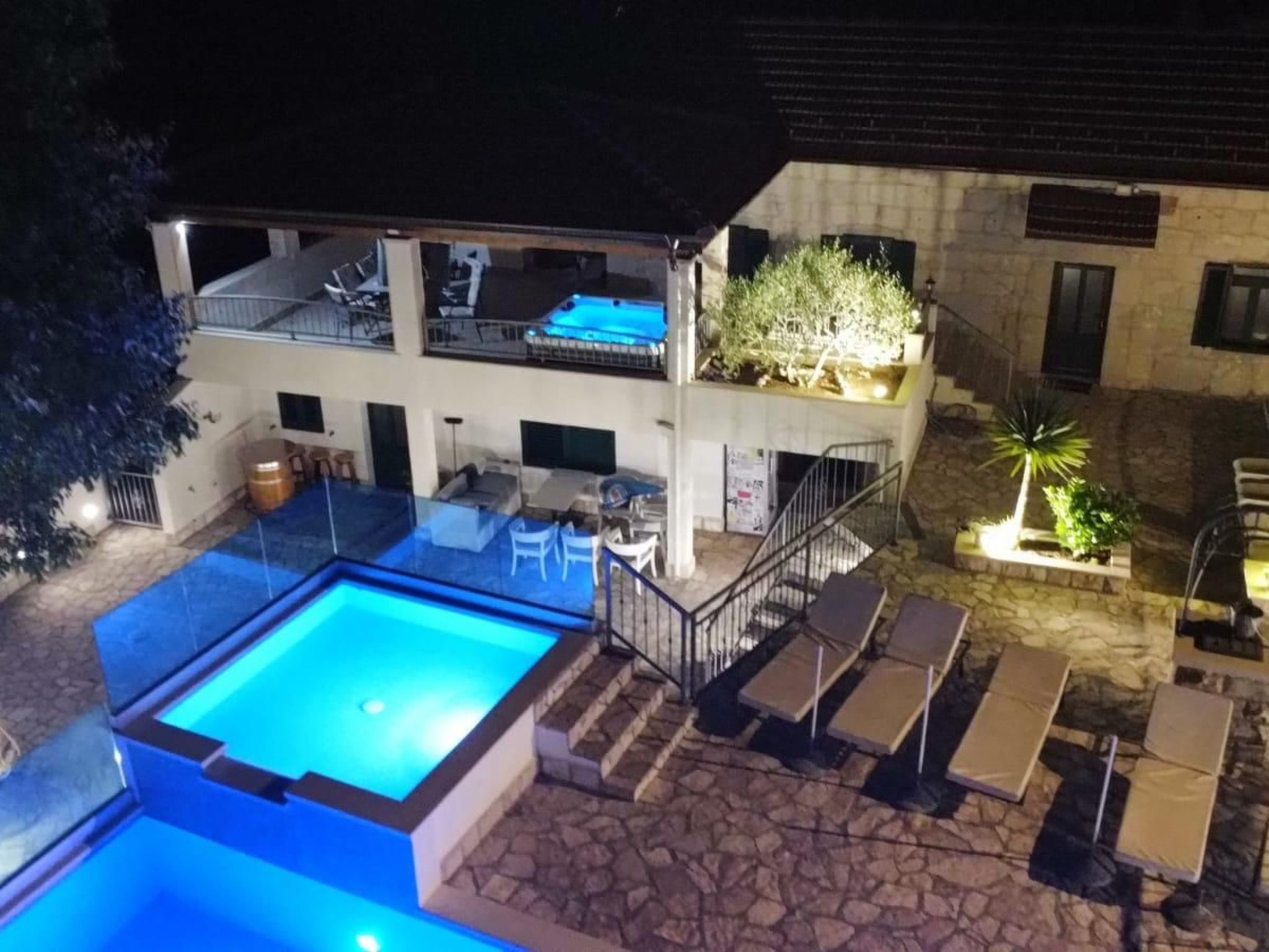 Stipanovi Dvori mit Bergblick-Dedans