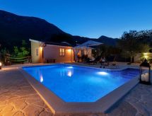 Villa Melita: Jouw privé-oase met verwarmd zwembad in Midden-Dalmatië - thumbnail 6