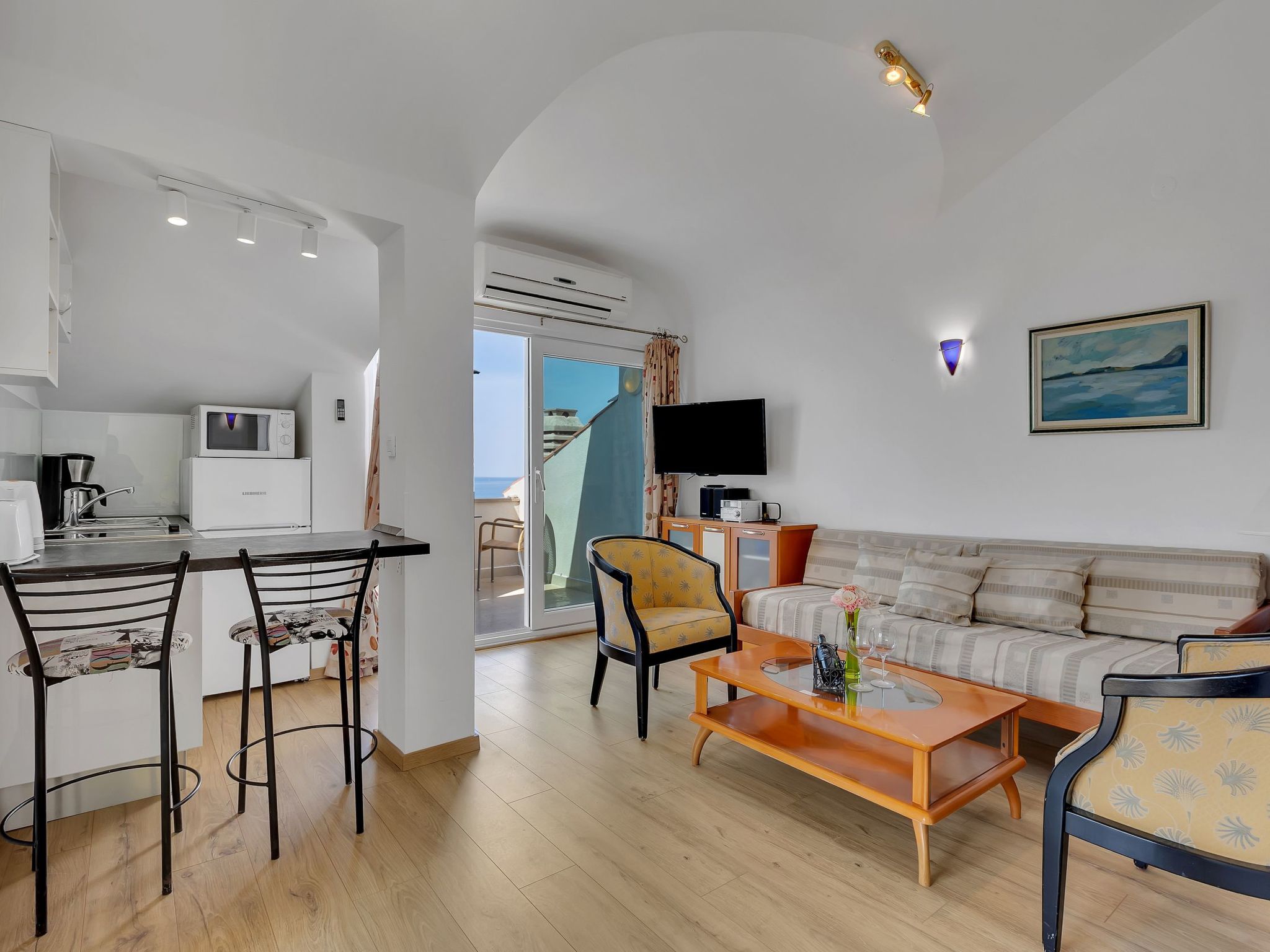 Villa Margitta mit Pool, Tennisplatz und Meerblick-Drinnen