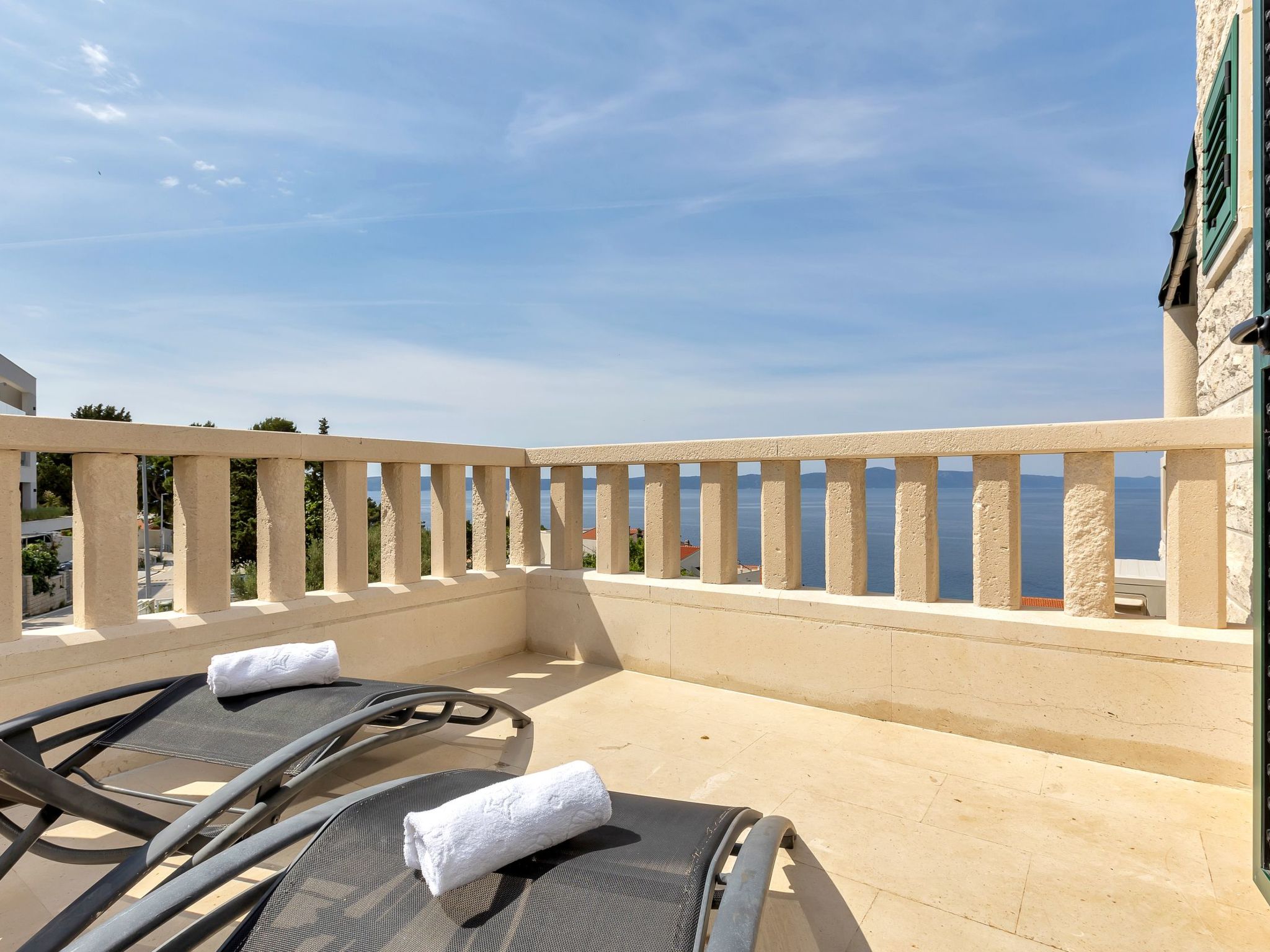 Villa Margitta mit Pool, Tennisplatz und Meerblick-Drinnen