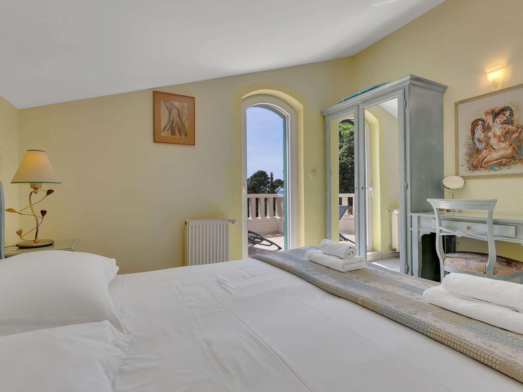 Villa Margitta mit Pool, Tennisplatz und Meerblick-Drinnen