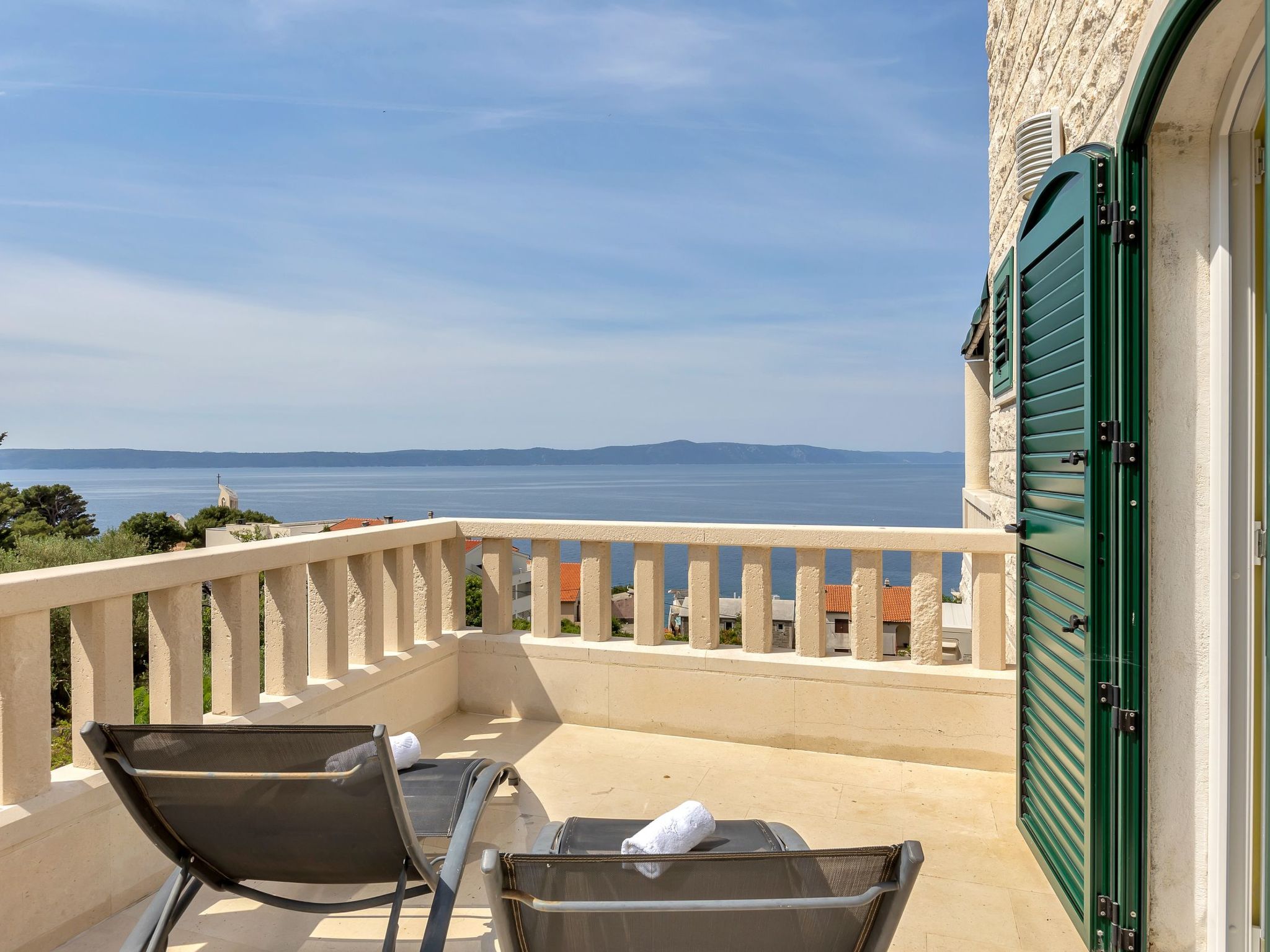 Villa Margitta mit Pool, Tennisplatz und Meerblick-Drinnen