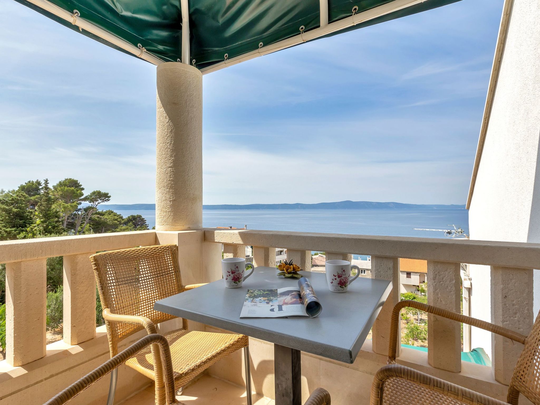 Villa Margitta mit Pool, Tennisplatz und Meerblick-Drinnen