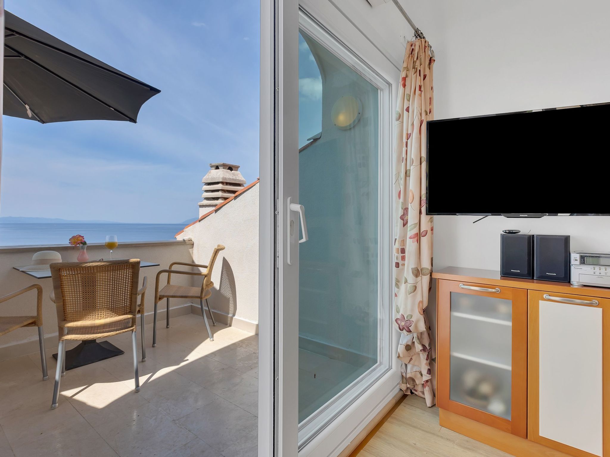 Villa Margitta mit Pool, Tennisplatz und Meerblick-Drinnen