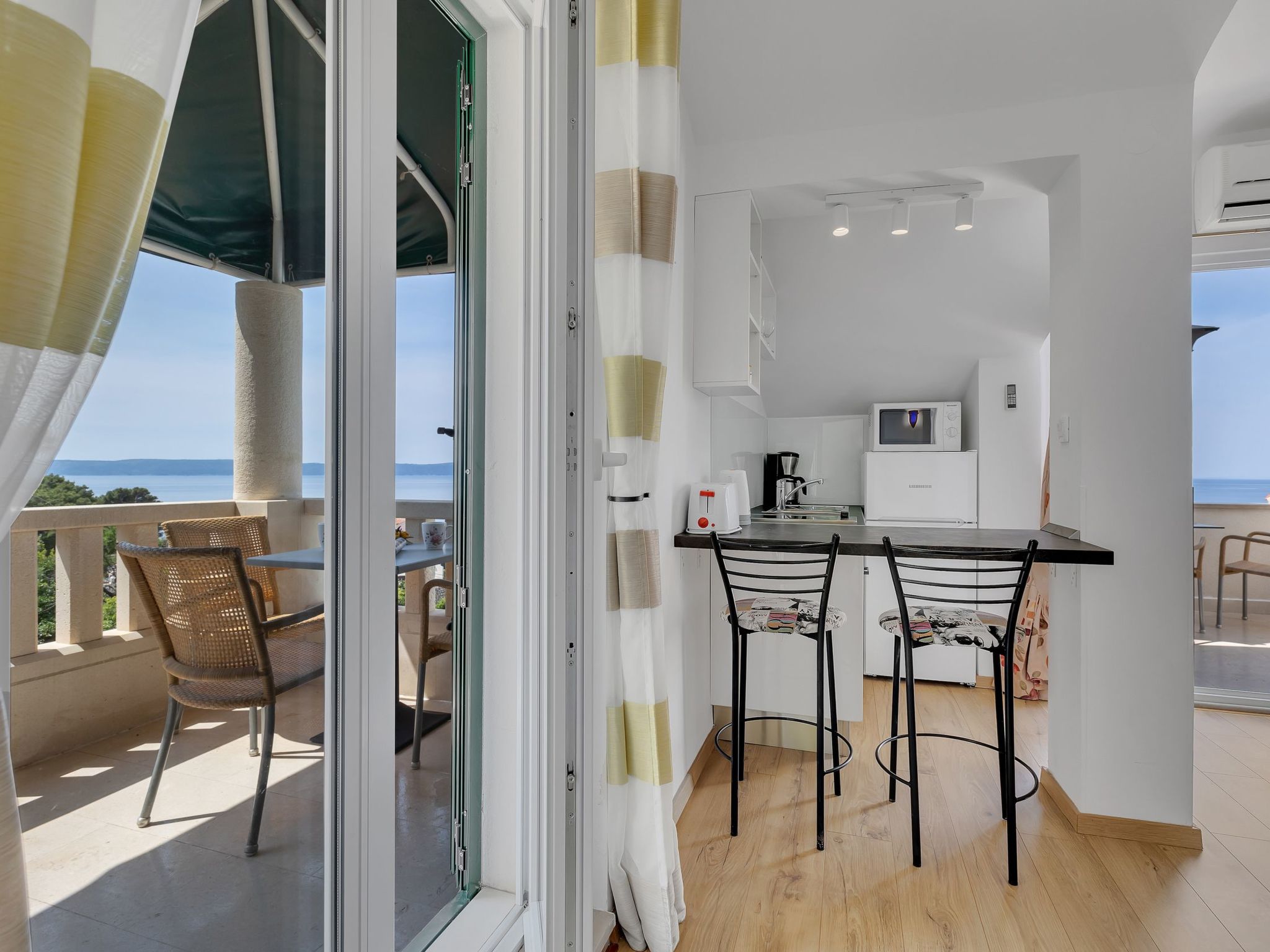 Villa Margitta mit Pool, Tennisplatz und Meerblick-Drinnen