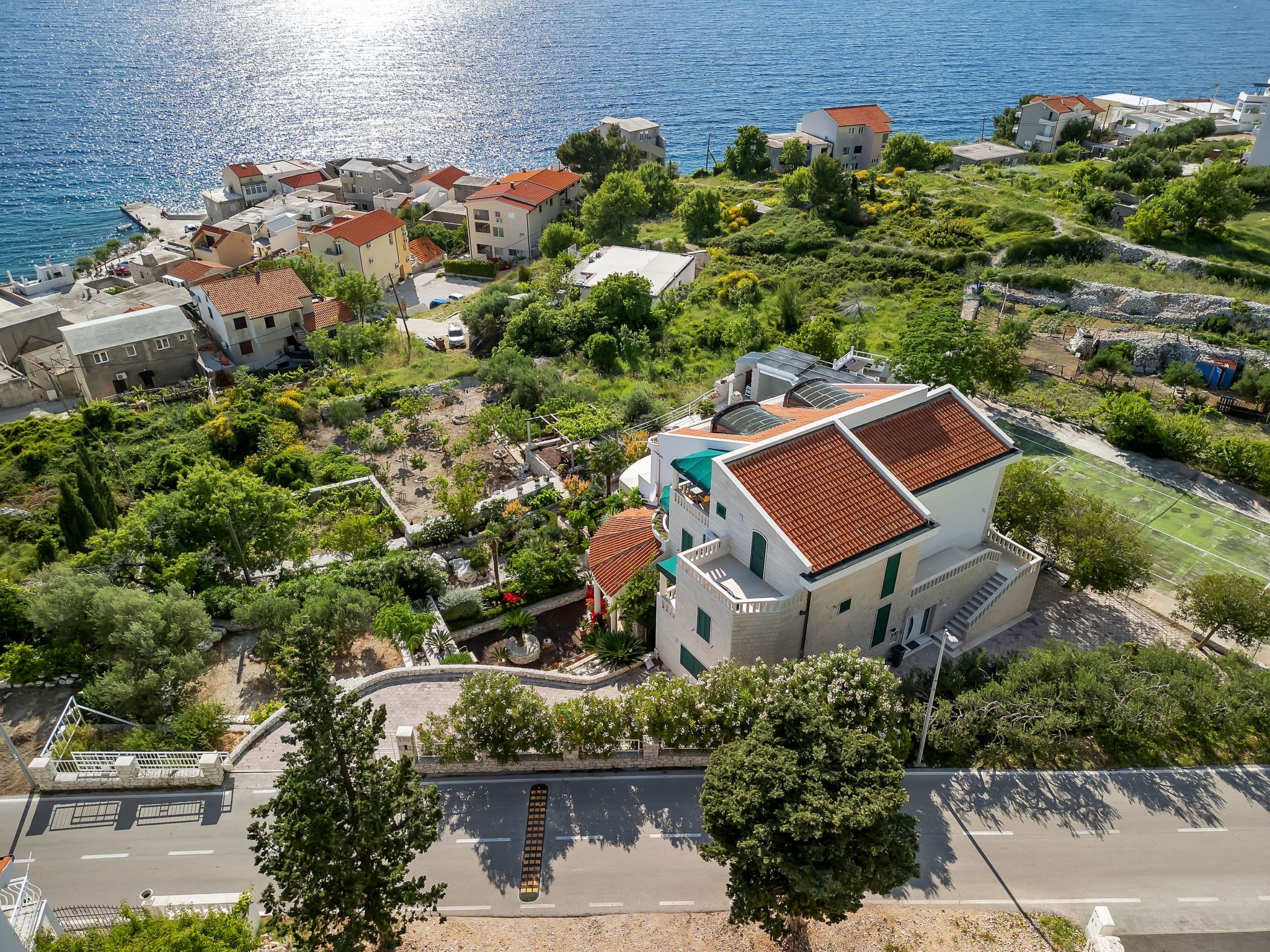 Villa Margitta mit Pool, Tennisplatz und Meerblick-Drinnen