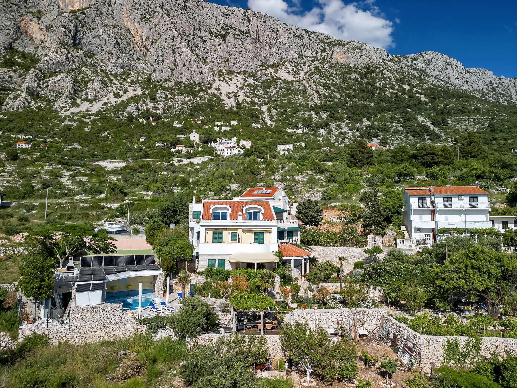Villa Margitta mit Pool, Tennisplatz und Meerblick-Drinnen