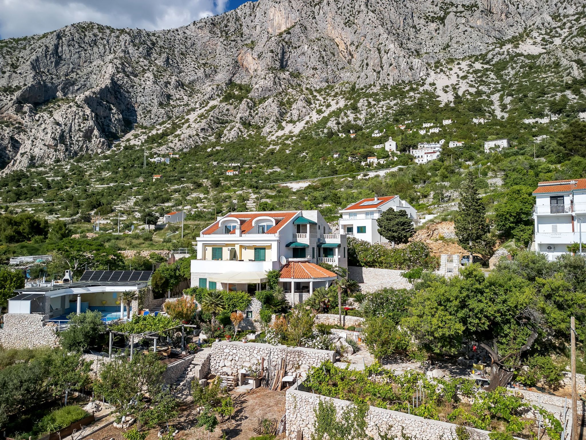 Villa Margitta mit Pool, Tennisplatz und Meerblick-Drinnen