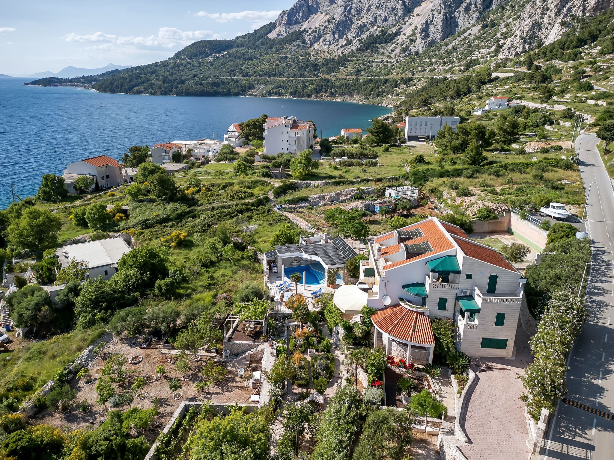 Villa Margitta mit Pool, Tennisplatz und Meerblick-Drinnen