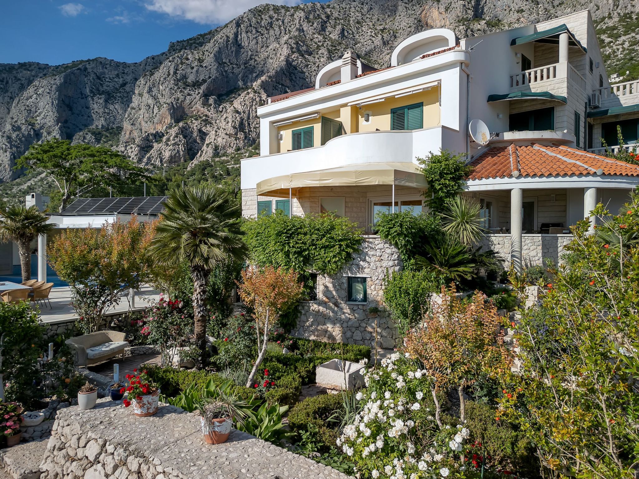 Villa Margitta mit Pool, Tennisplatz und Meerblick-Drinnen