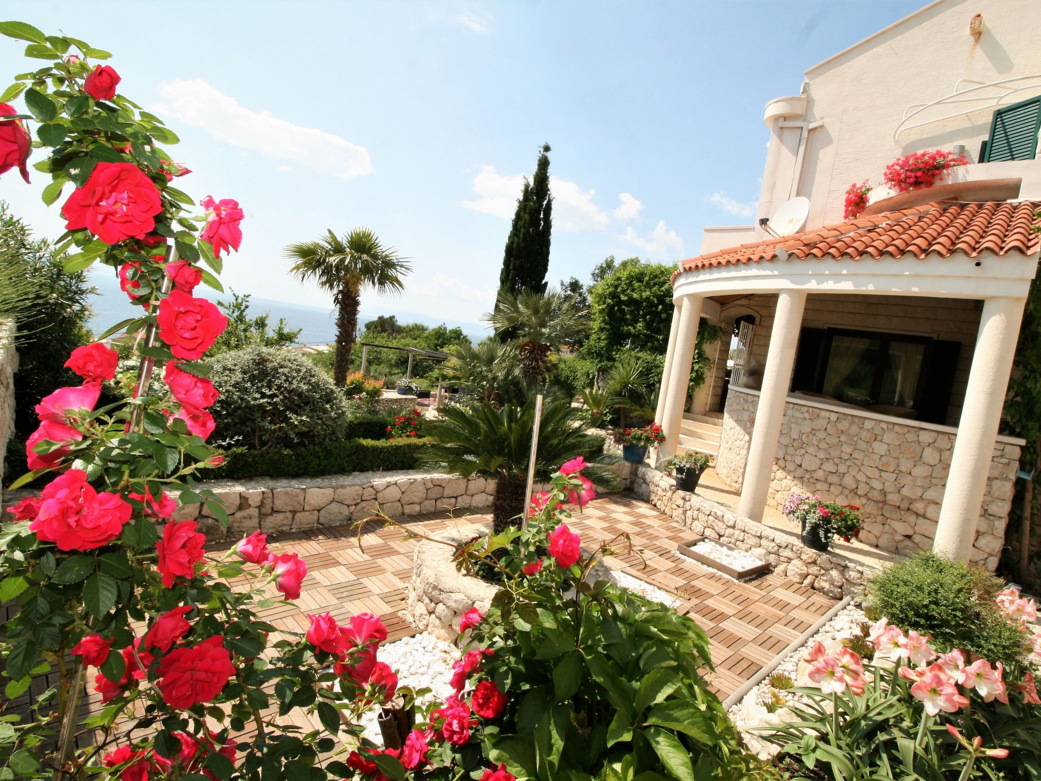 Villa Margitta mit Pool, Tennisplatz und Meerblick-Drinnen