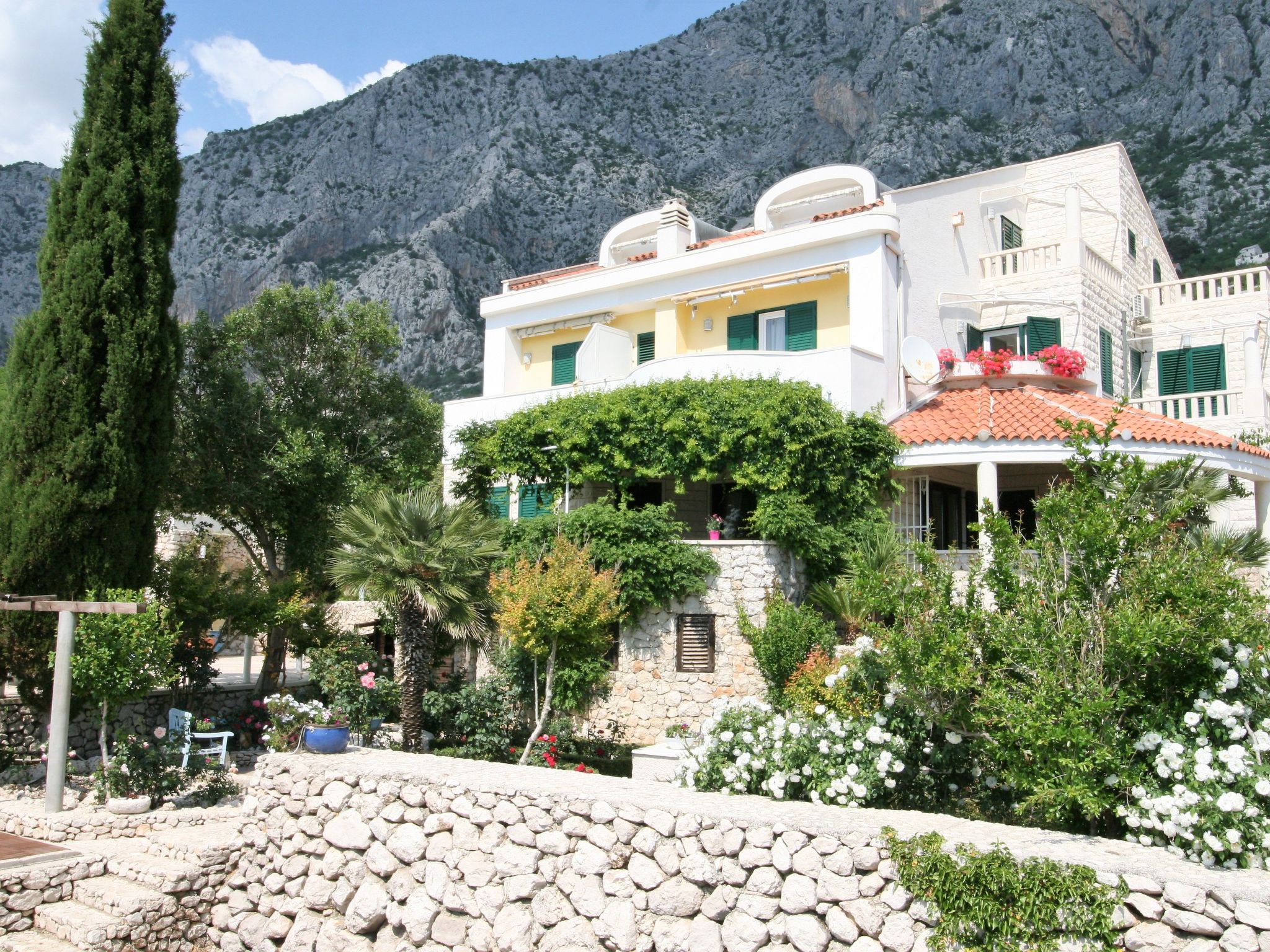 Villa Margitta mit Pool, Tennisplatz und Meerblick-Drinnen