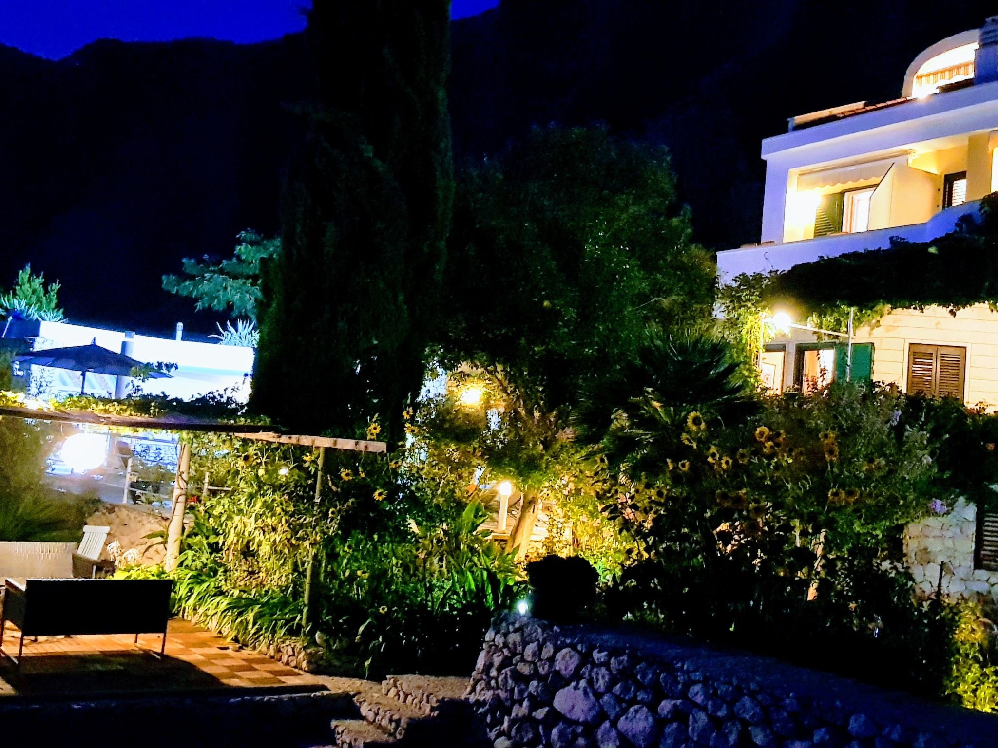 Villa Margitta mit Pool, Tennisplatz und Meerblick-Drinnen