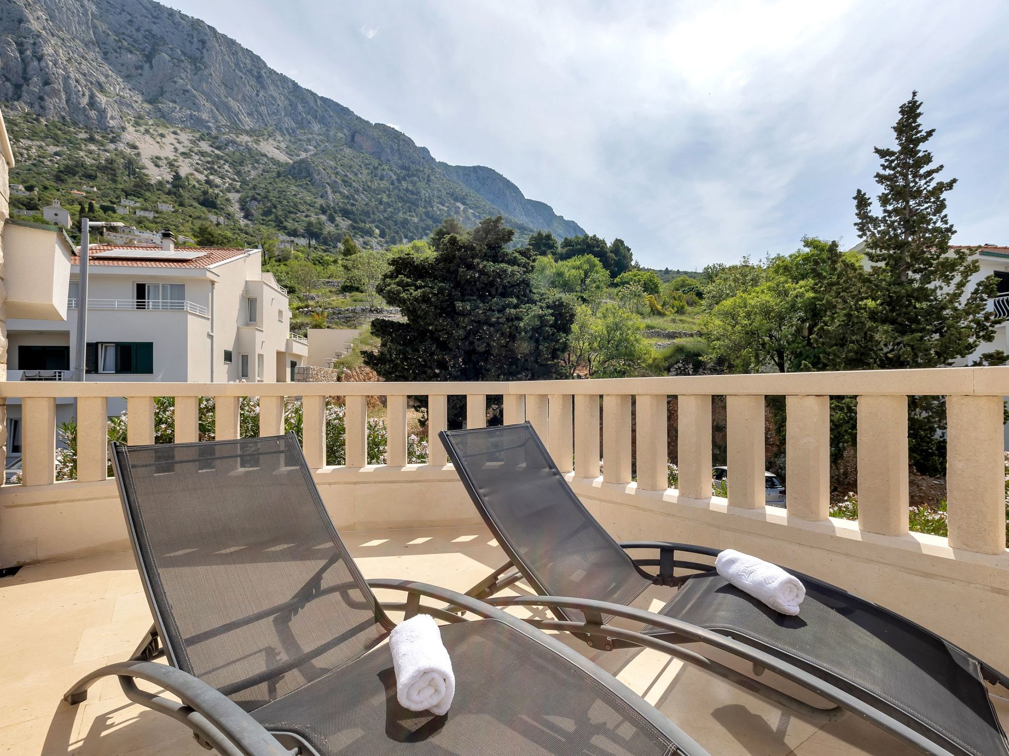 Villa Margitta mit Pool, Tennisplatz und Meerblick-Drinnen