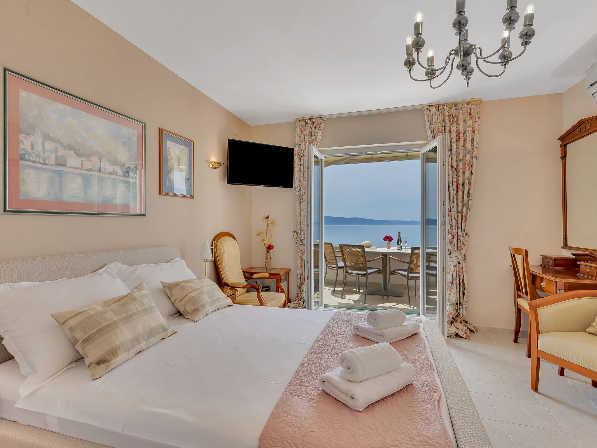 Wohnung in Drašnice mit Schönem Garten-Dedans