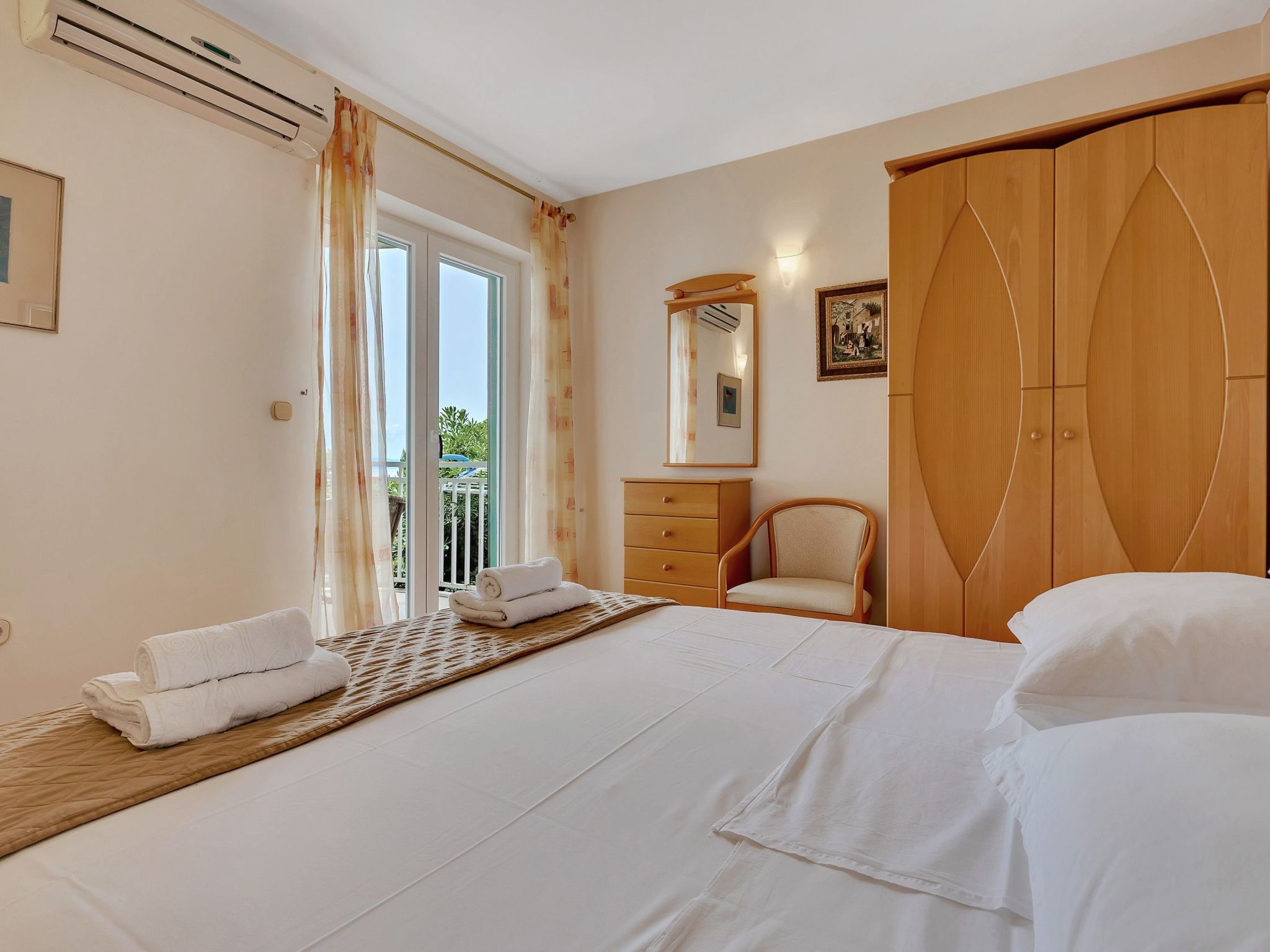 Wohnung in Drašnice mit Schönem Garten-Dedans