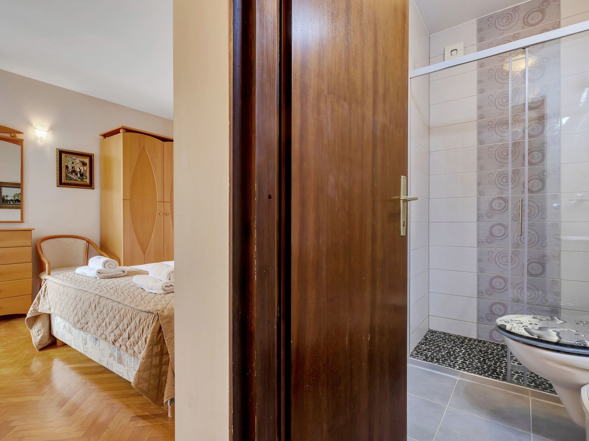 Wohnung in Drašnice mit Schönem Garten-Dedans