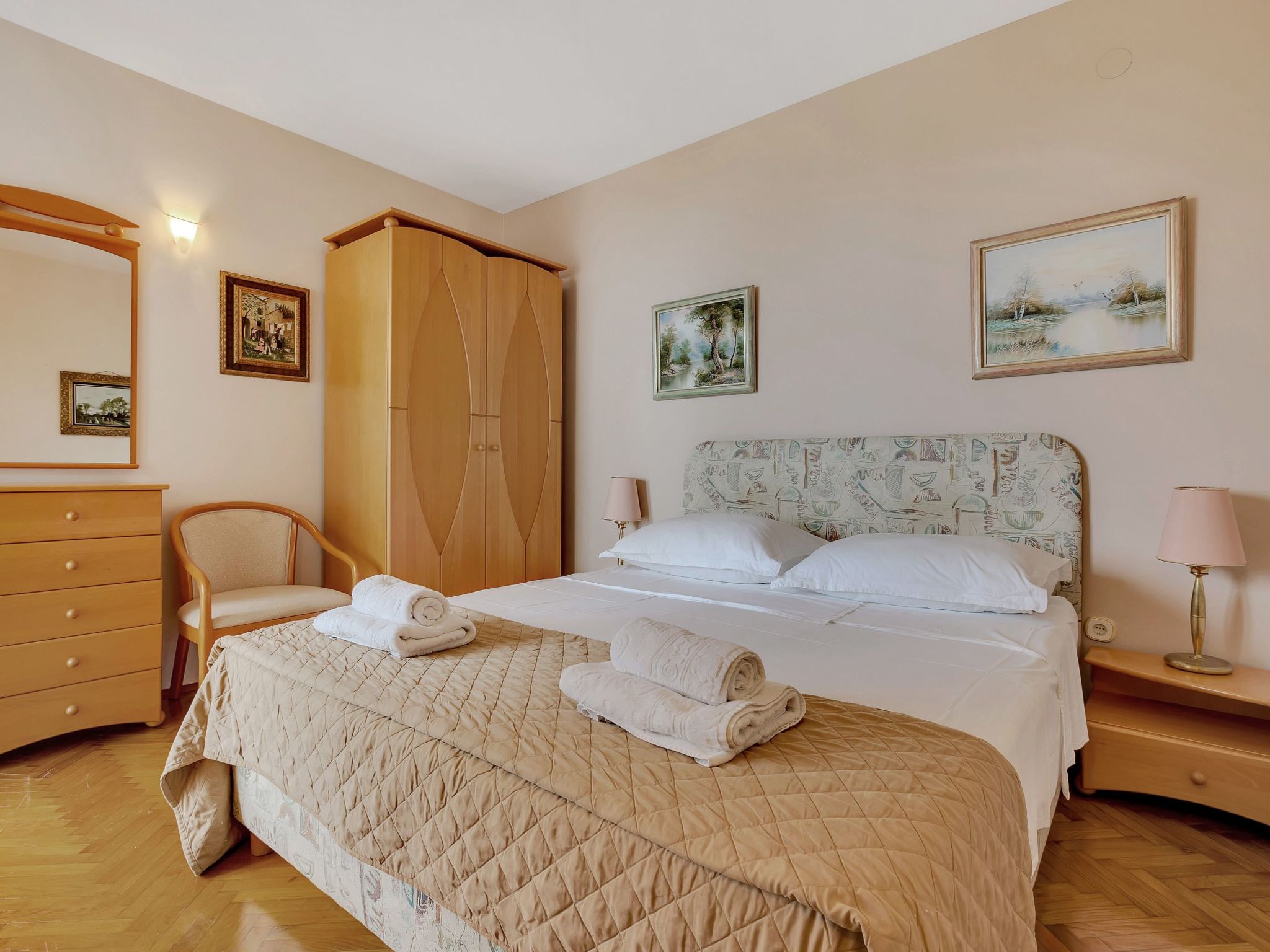 Wohnung in Drašnice mit Schönem Garten-Dedans