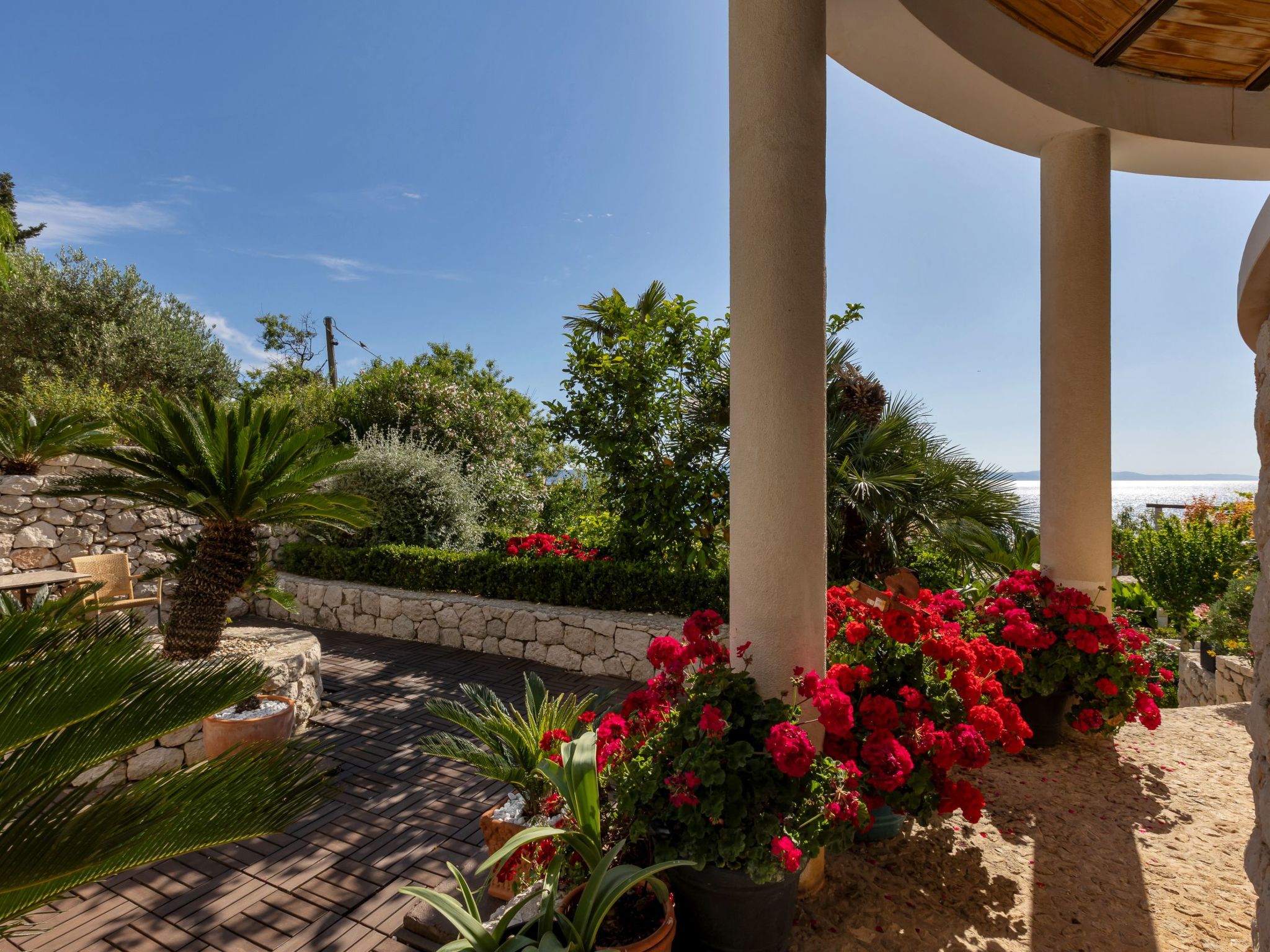 Wohnung in Drašnice mit Schönem Garten-Dedans