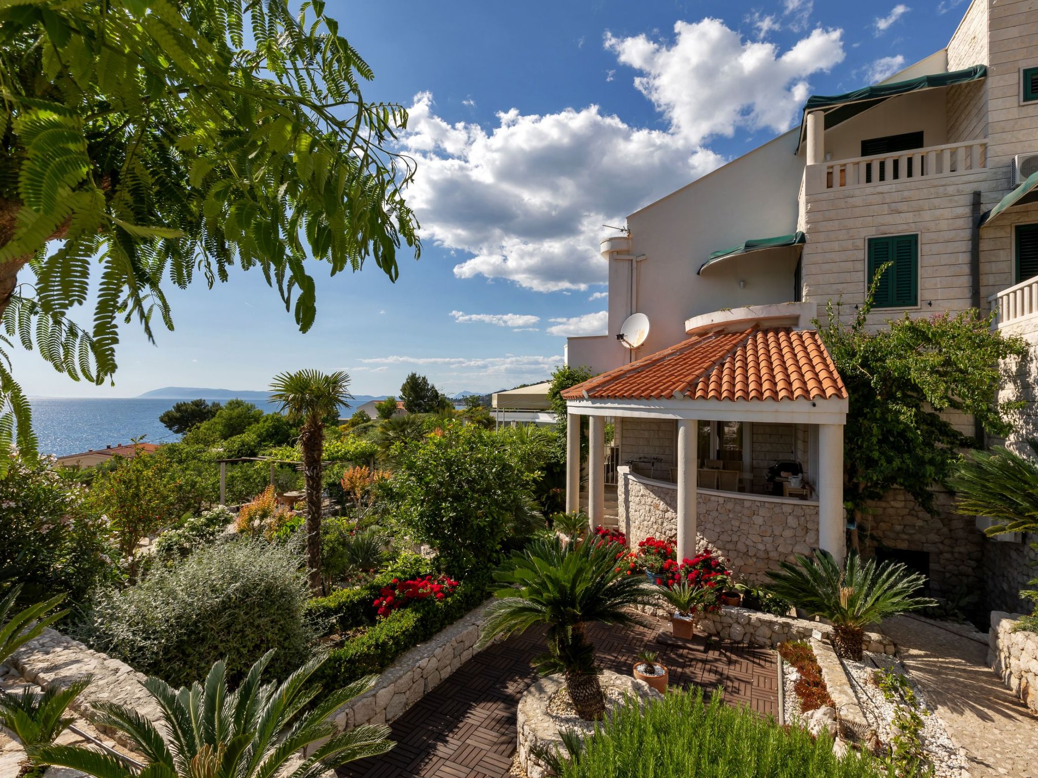 Wohnung in Drašnice mit Schönem Garten-Dedans